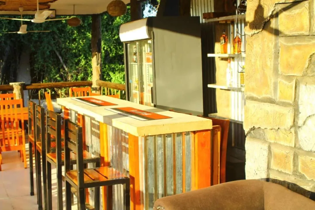 Restaurant/places to eat in Rustiek Hotel