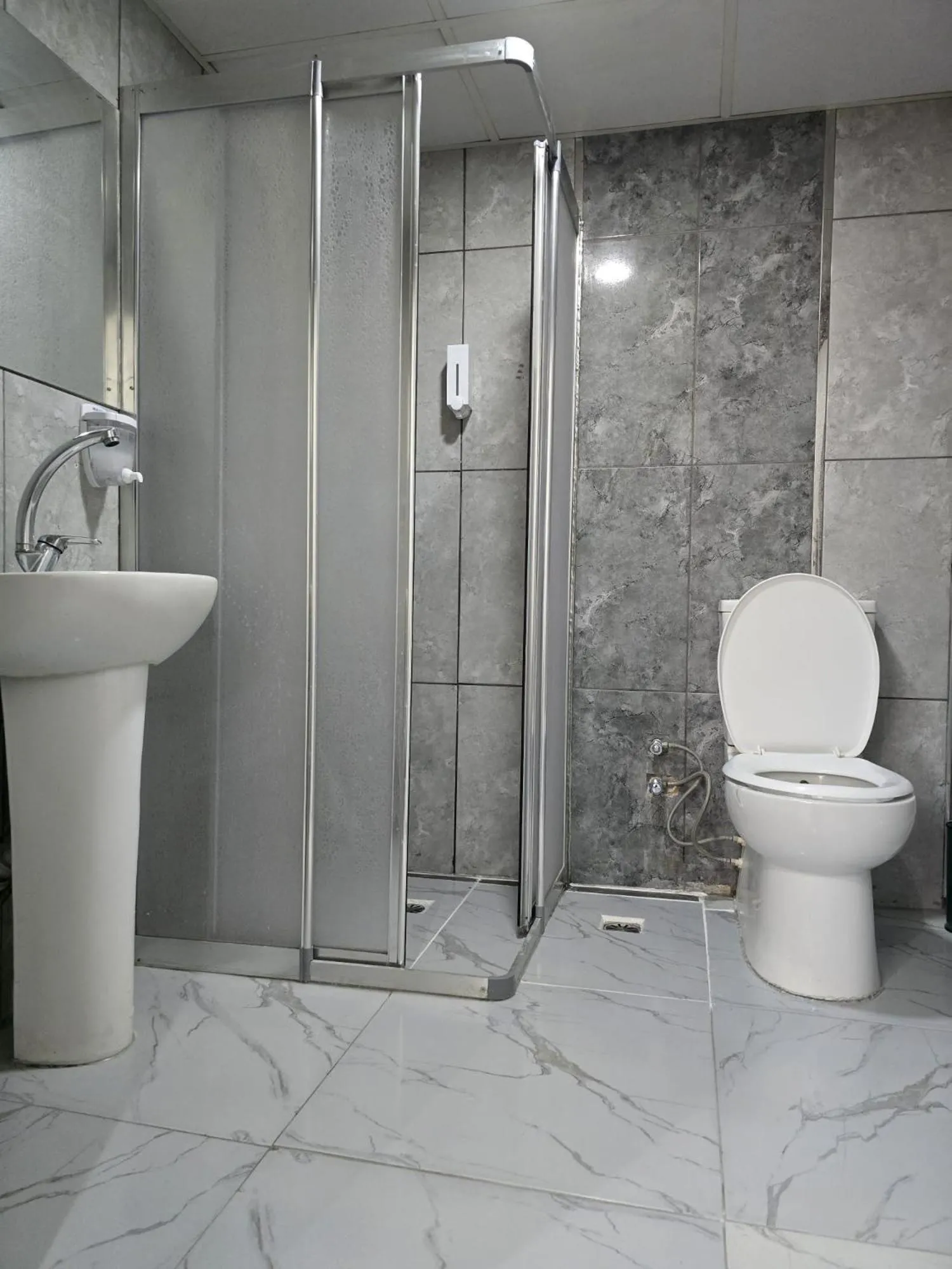 Shower in Uyu Room Uşak Otel