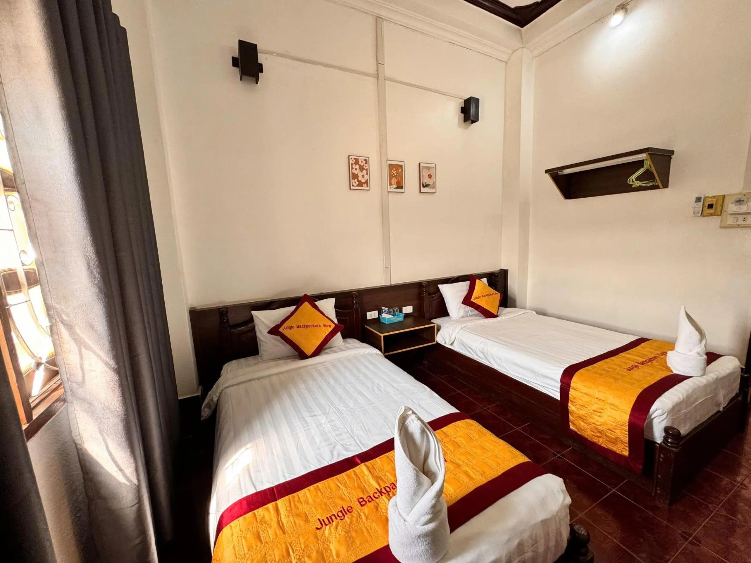 Standard Twin Room in Jungle Backpackers View