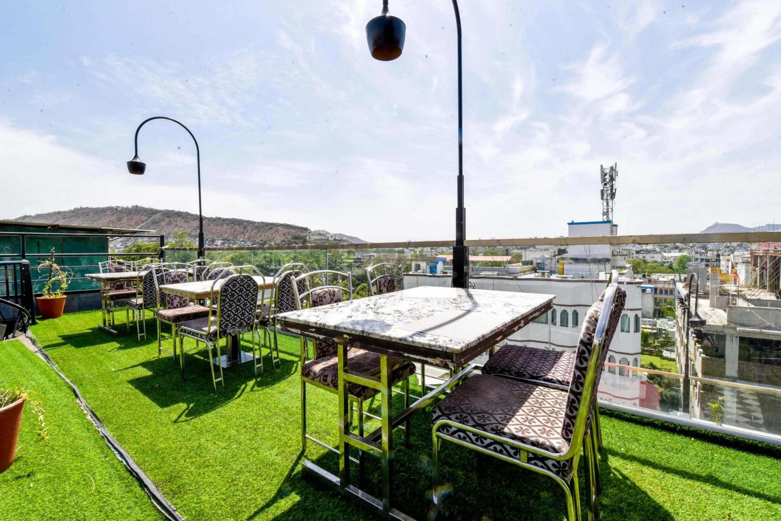 Restaurant/places to eat in Naivara Boutique Hotel