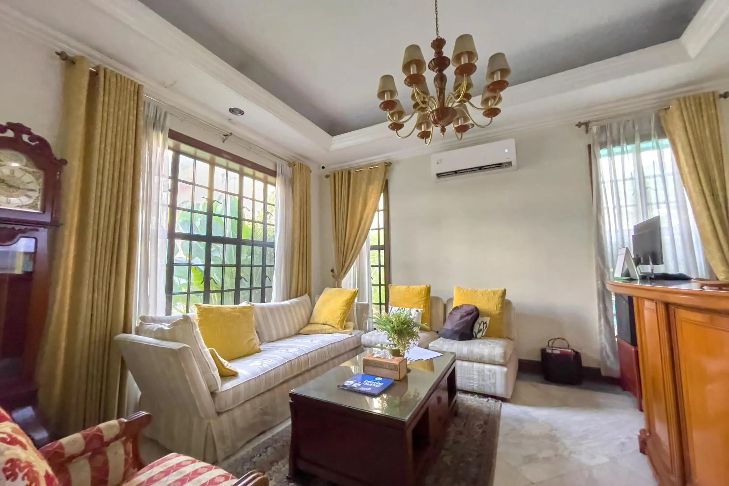 Bed in Laurel Heritage Resort and Spa