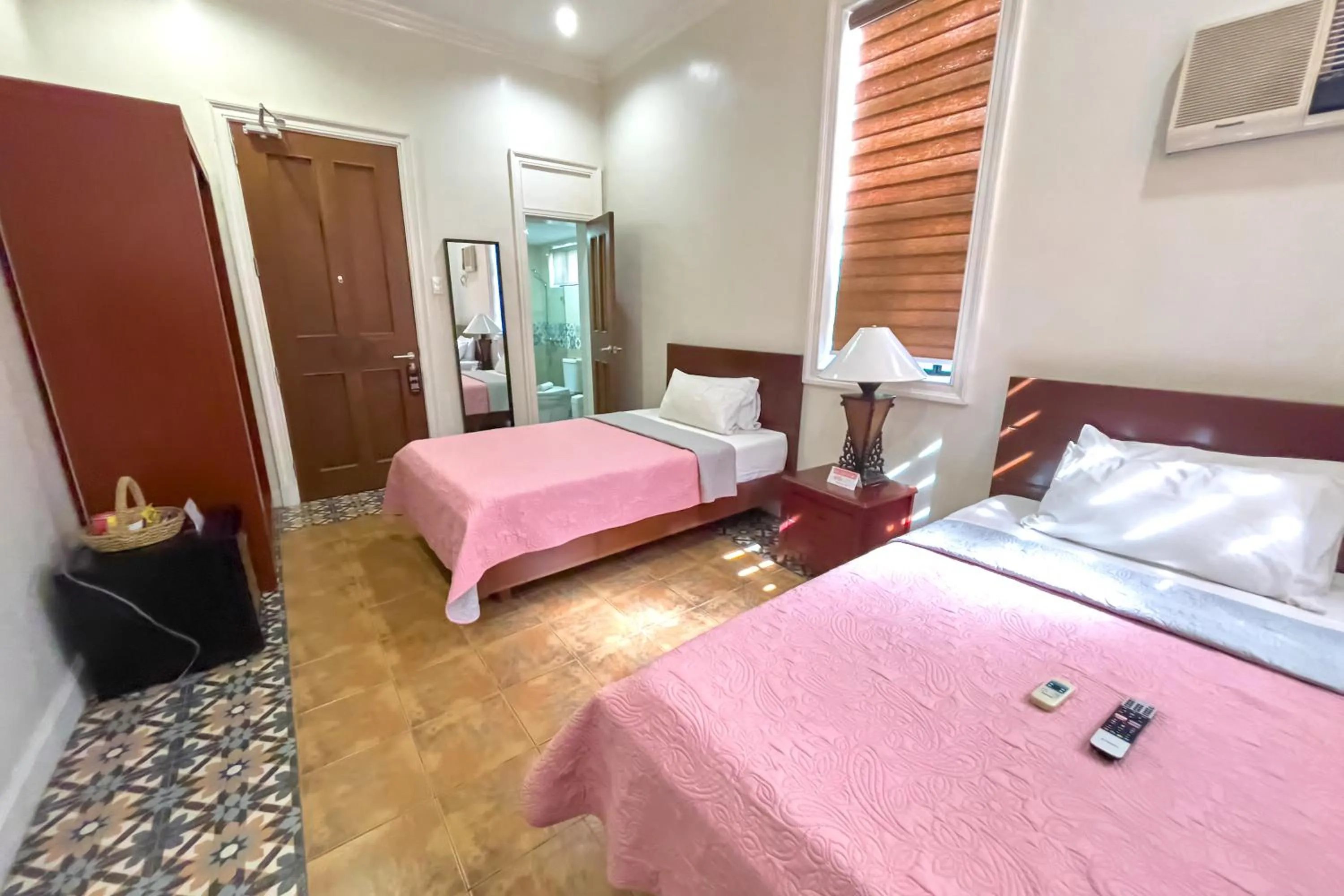 Bed in Laurel Heritage Resort and Spa