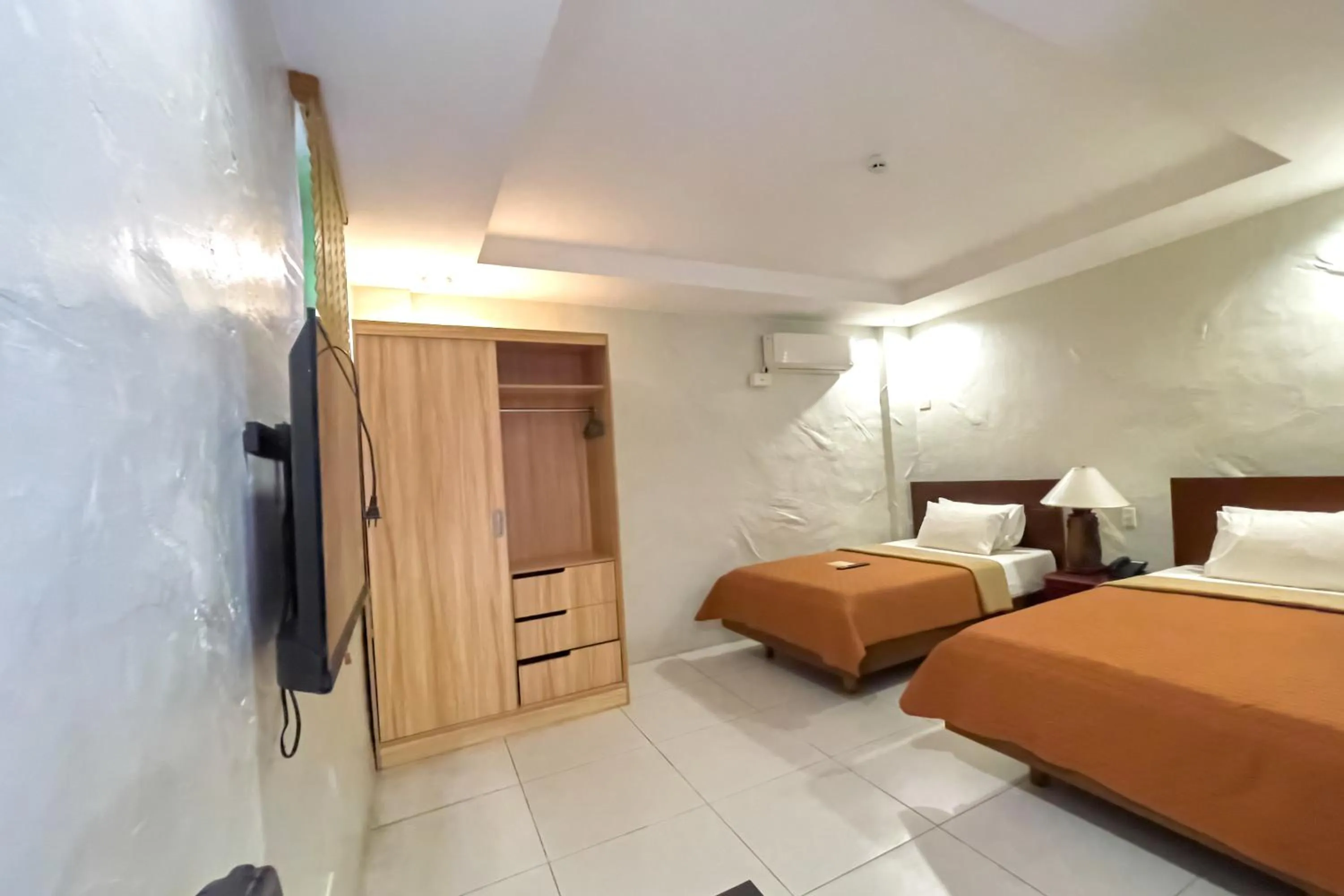 Bed in Laurel Heritage Resort and Spa