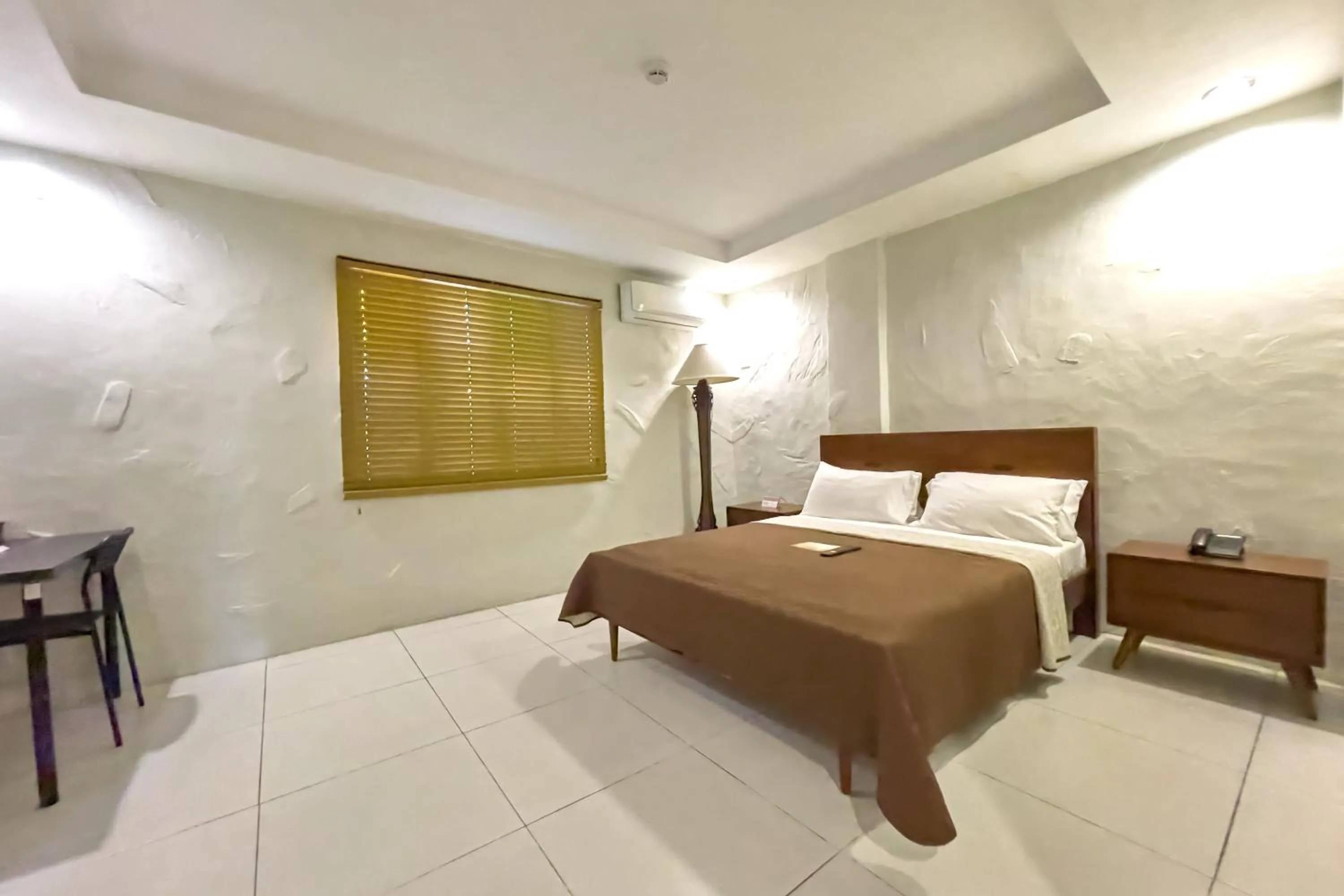 Bed in Laurel Heritage Resort and Spa