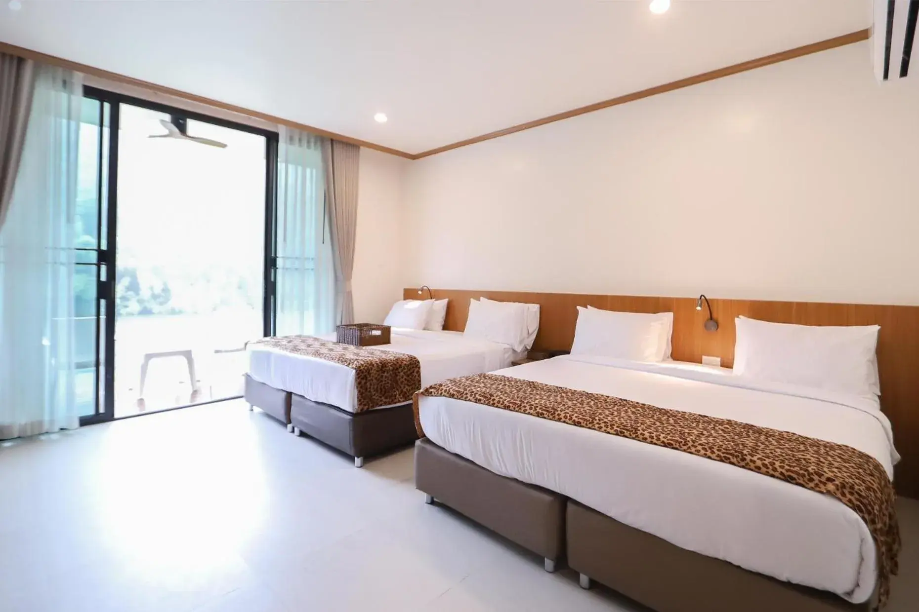 Deluxe Quadruple Room in Tiger House River Kwai Deluxe Quadruple Room in Tiger House River Kwai