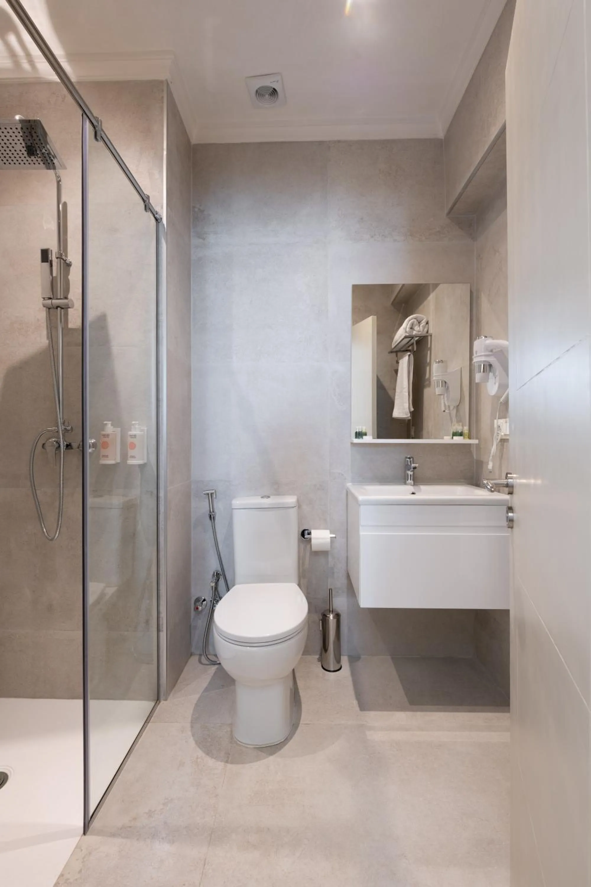 Shower in Hotel El Toro Tanger