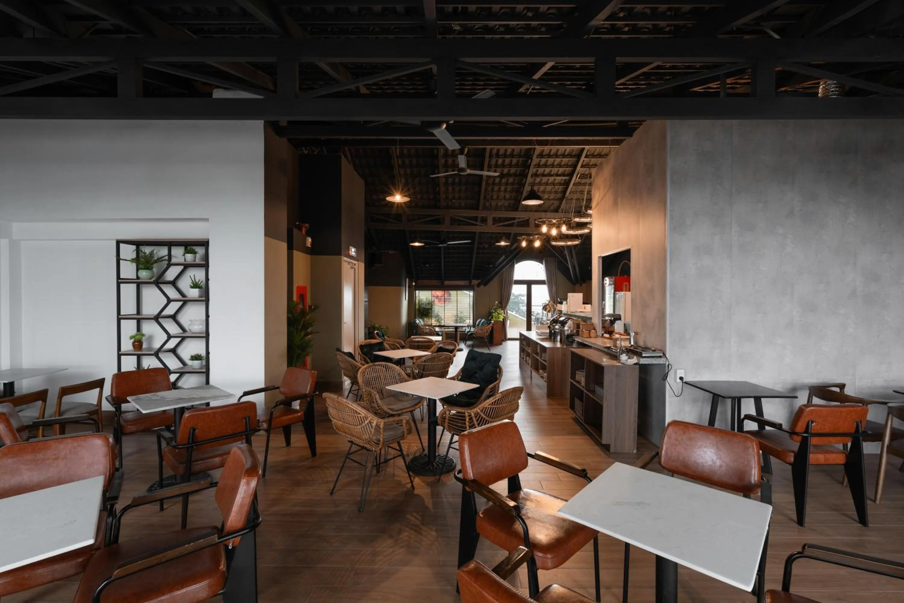 Restaurant/places to eat in Lumina Hotel Da Lat Central