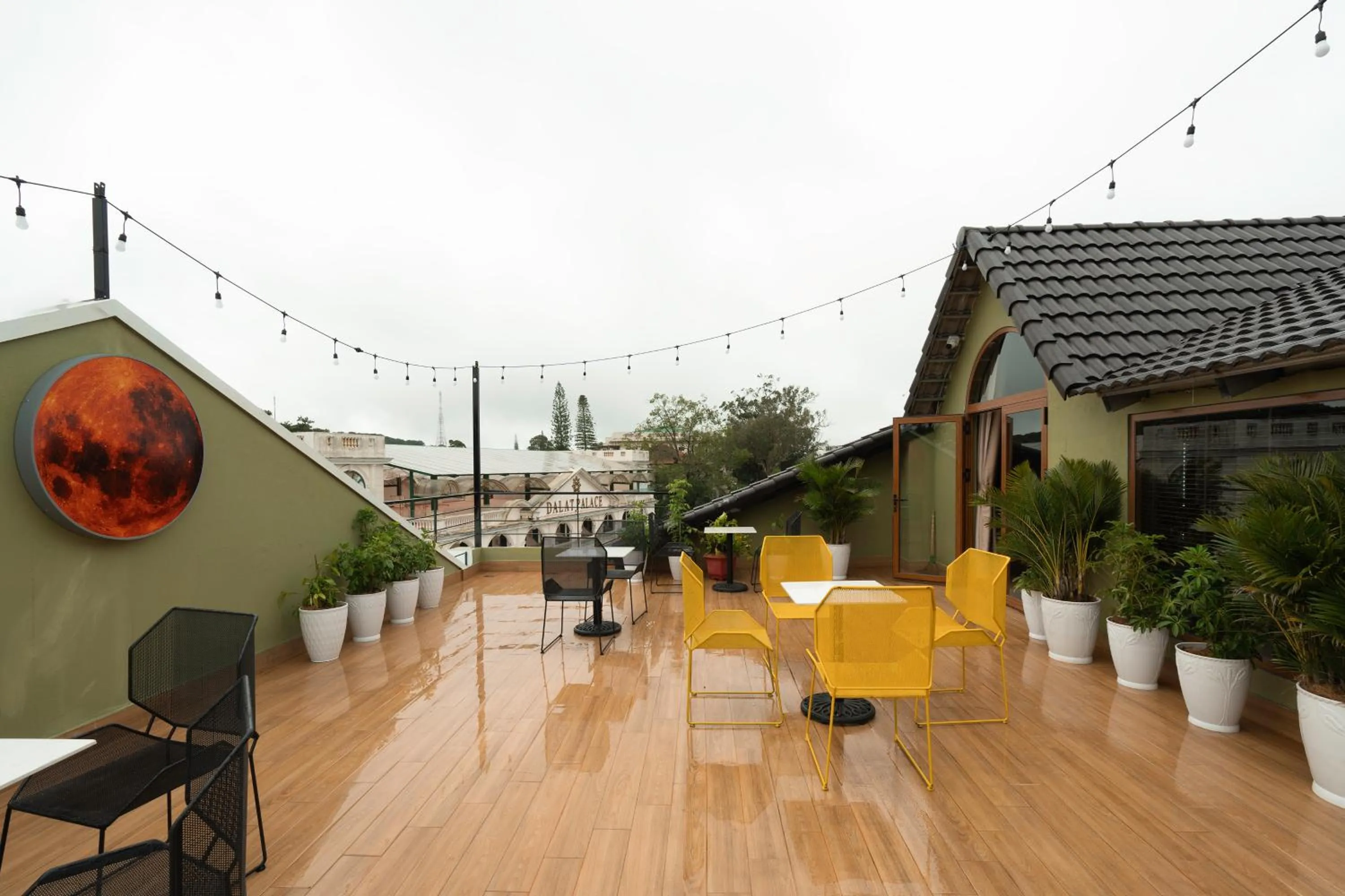 Restaurant/places to eat in Lumina Hotel Da Lat Central