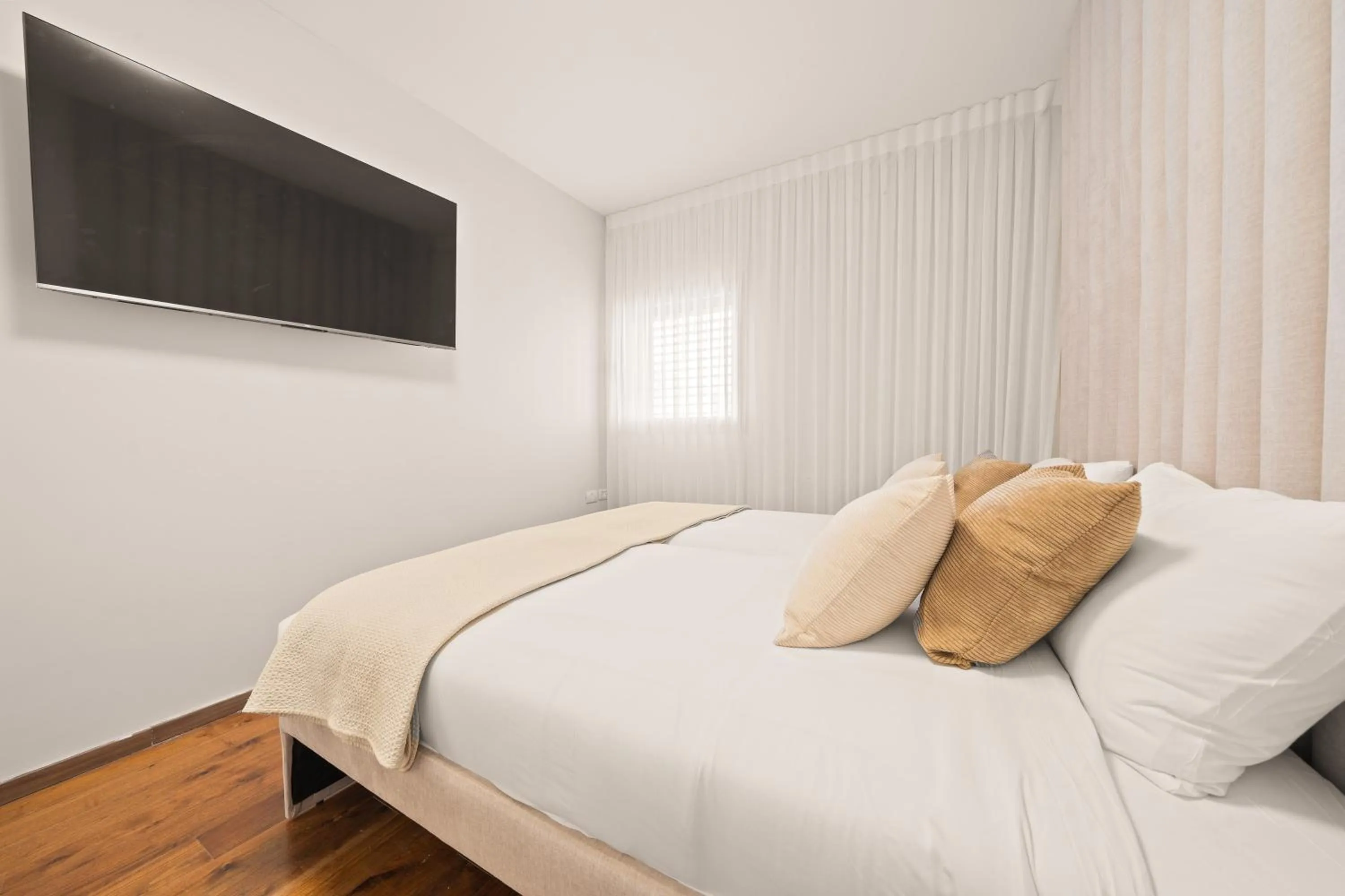 Bed in King David Residence - Isrentals