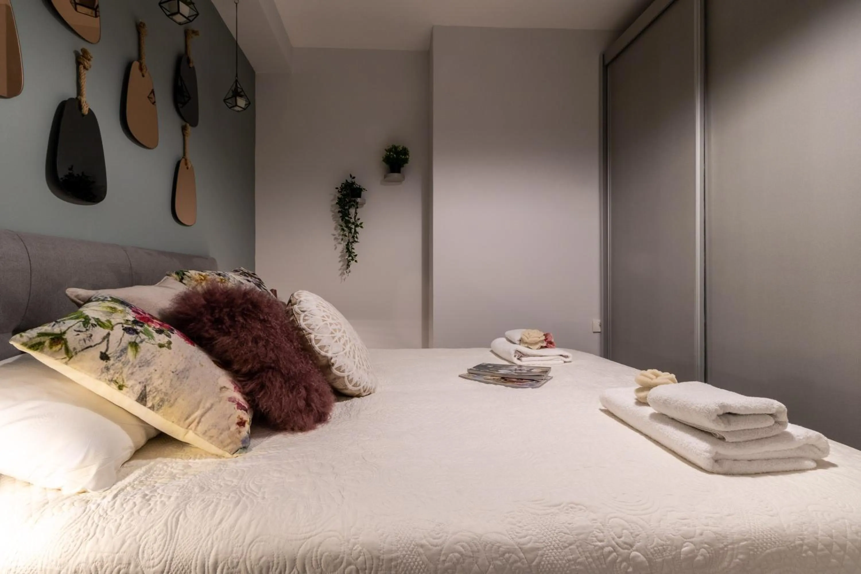 Bed in King David Residence - Isrentals