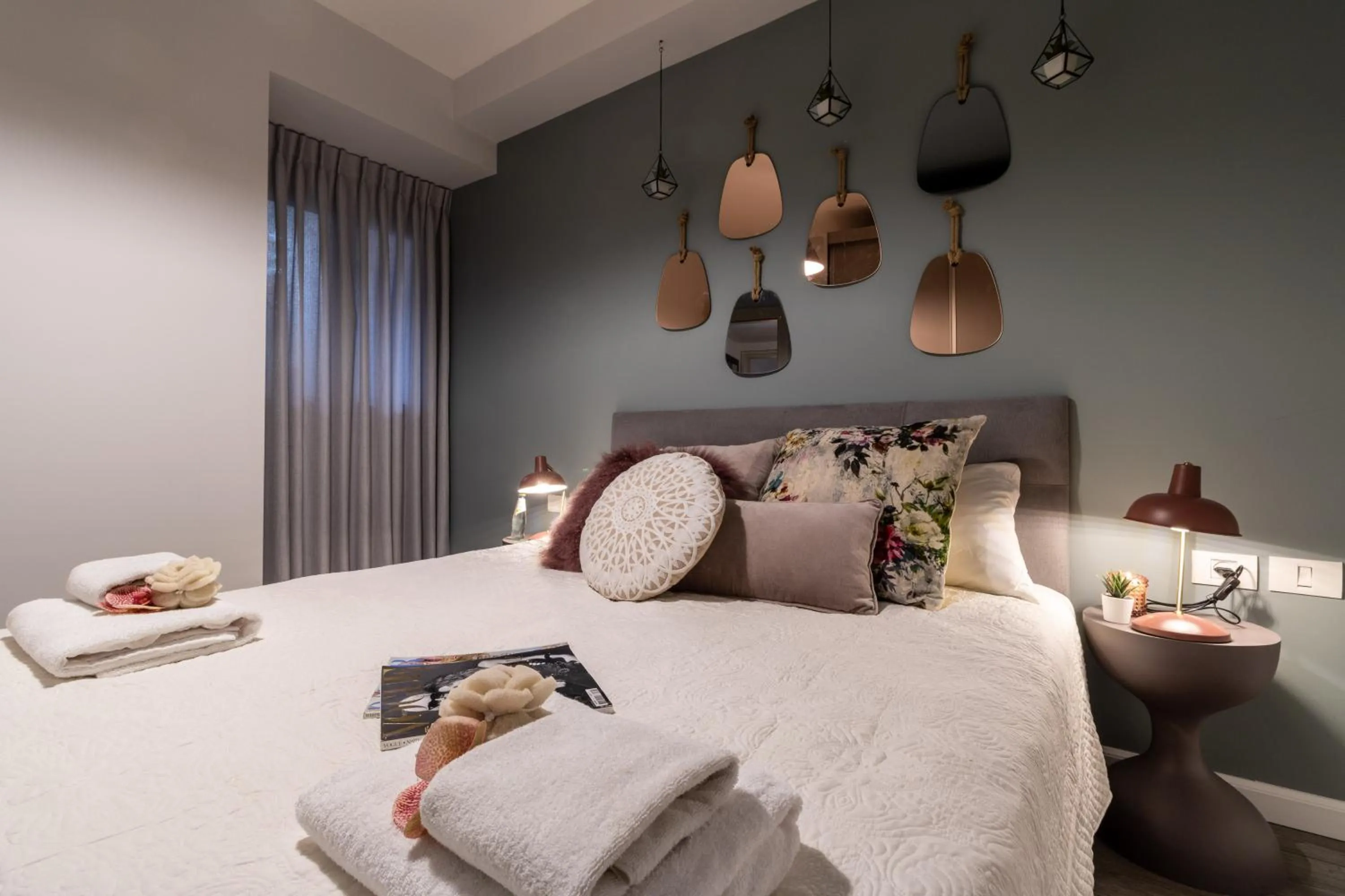 Bed in King David Residence - Isrentals