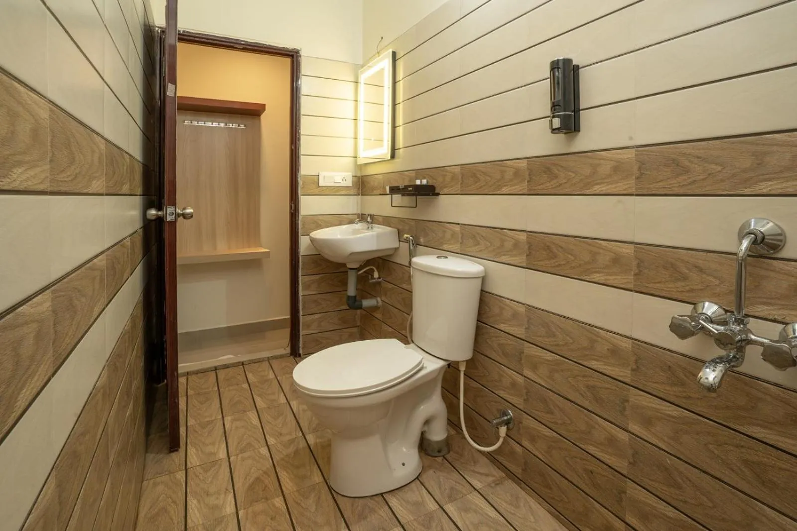 Toilet in BR Residency