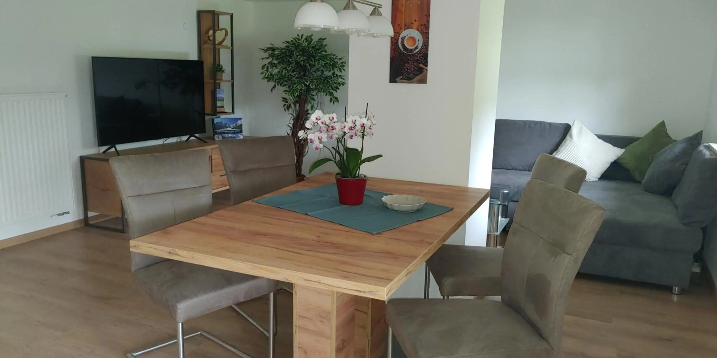 Dining area in Ferienwohnungen Andrea