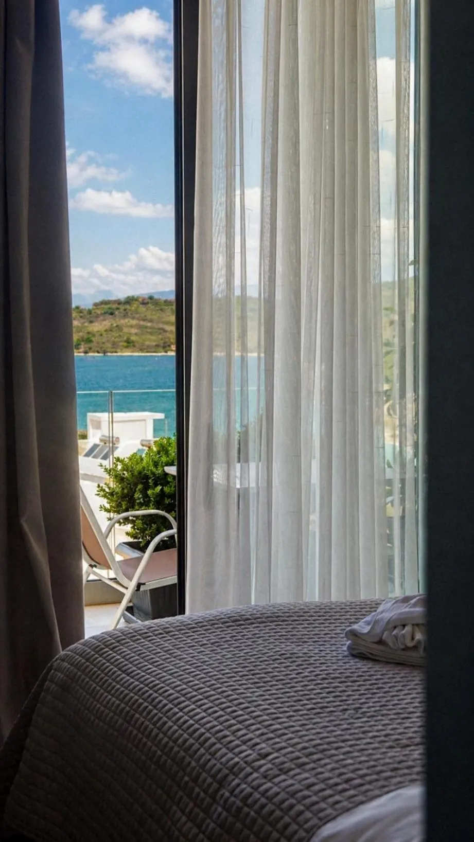 Sea view, Bed in Hotel Porta Ksamil