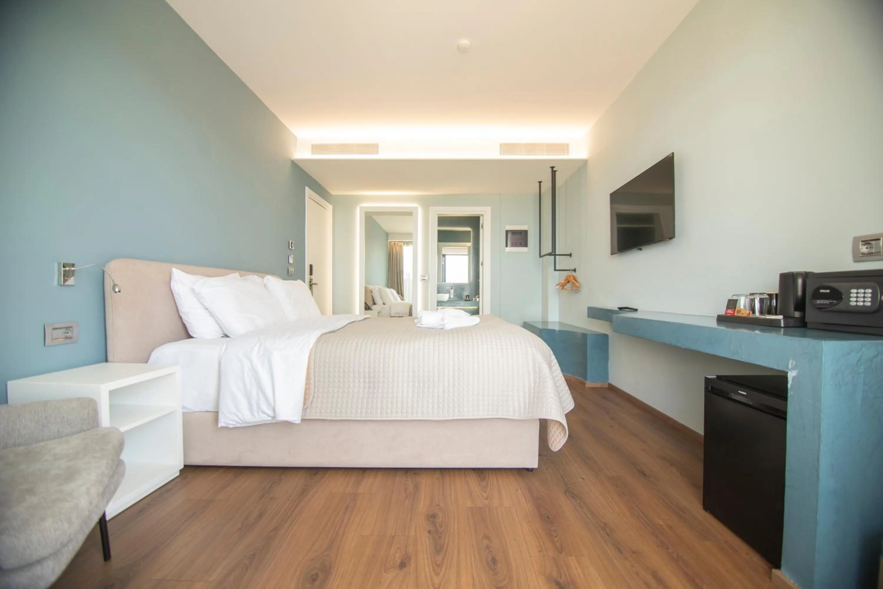 Photo of the whole room, Bed in Hotel Porta Ksamil