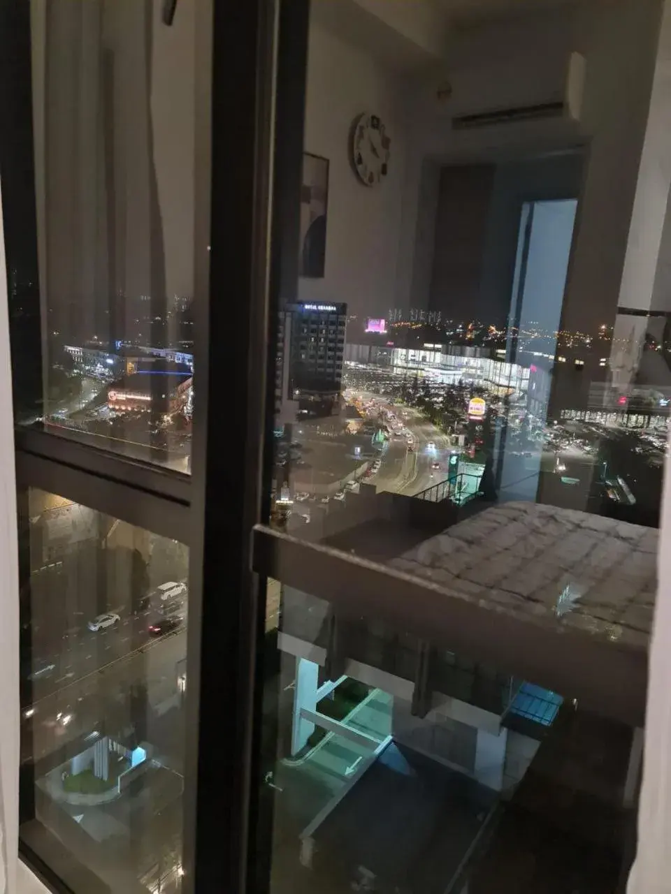 Bed in Sky Tree Serviced Apartment at Bukit Indah With Netflix Bed in Sky Tree Serviced Apartment at Bukit Indah With Netflix