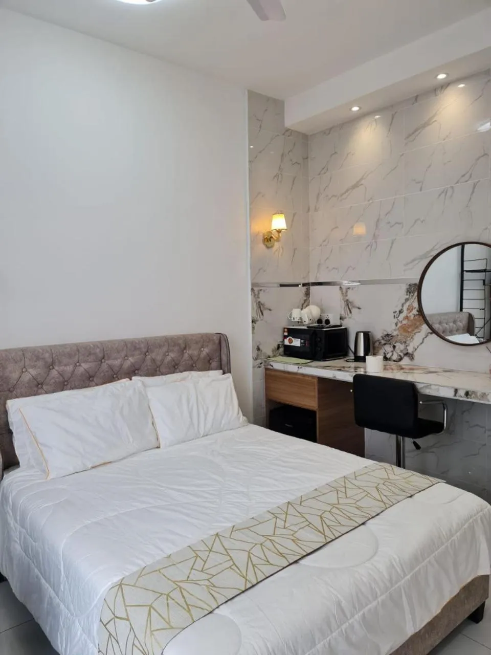 Bed in Sky Tree Serviced Apartment at Bukit Indah With Netflix