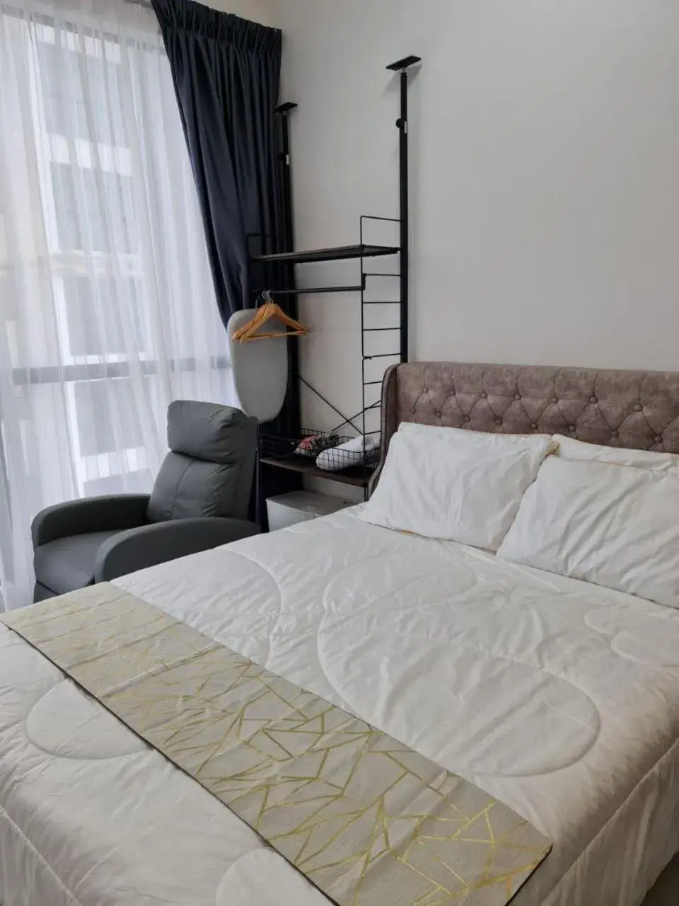 Bed in Sky Tree Serviced Apartment at Bukit Indah With Netflix Bed in Sky Tree Serviced Apartment at Bukit Indah With Netflix