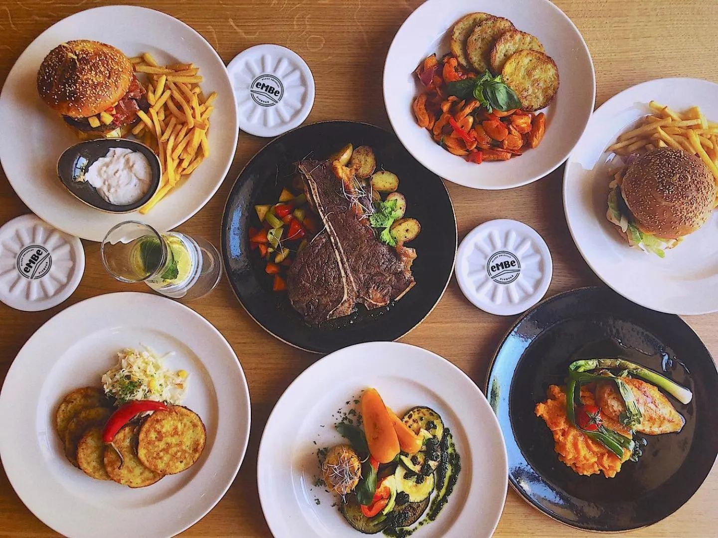 Restaurant/places to eat in River Apartments