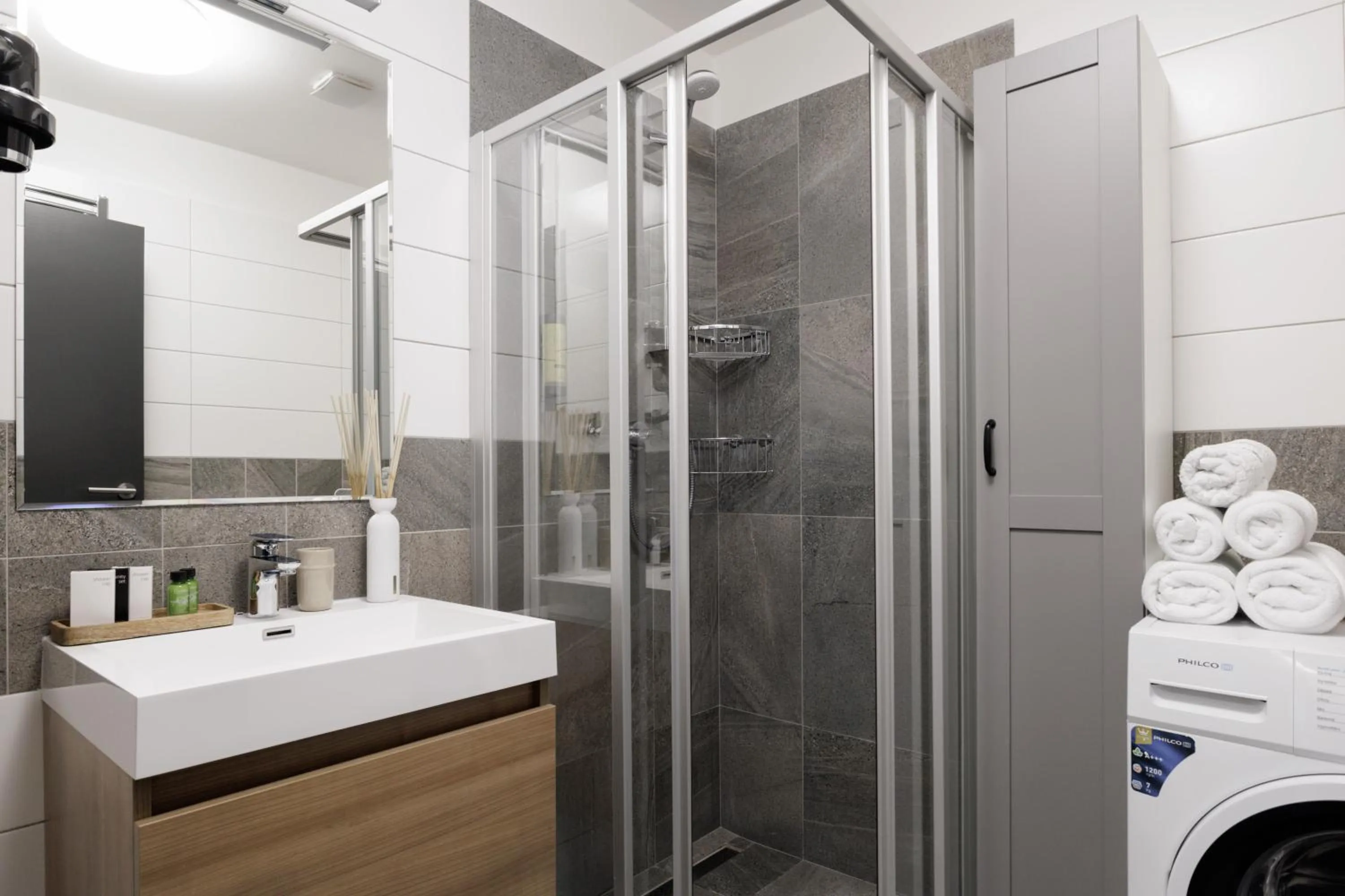 Shower in River Apartments