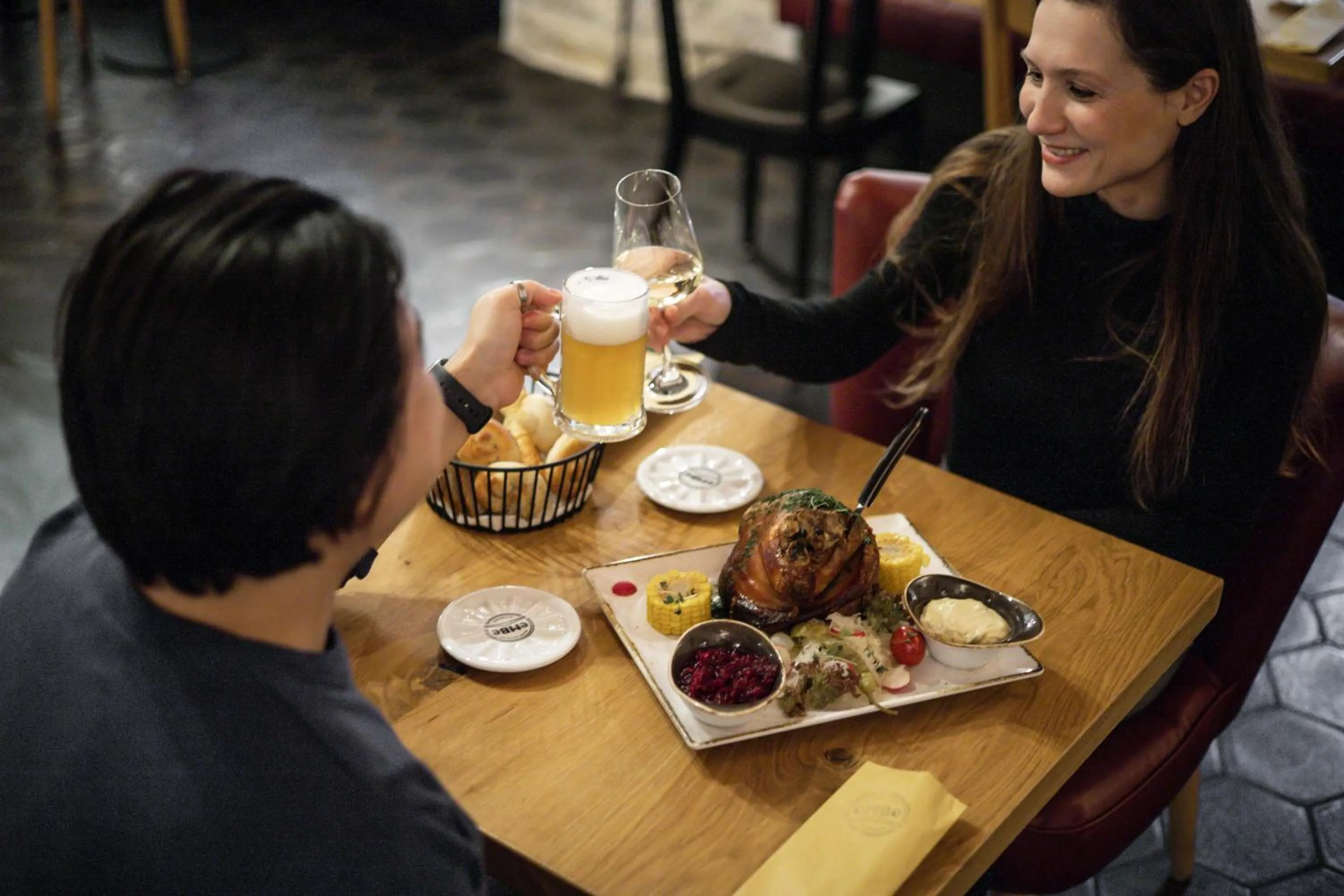 Restaurant/places to eat in River Apartments