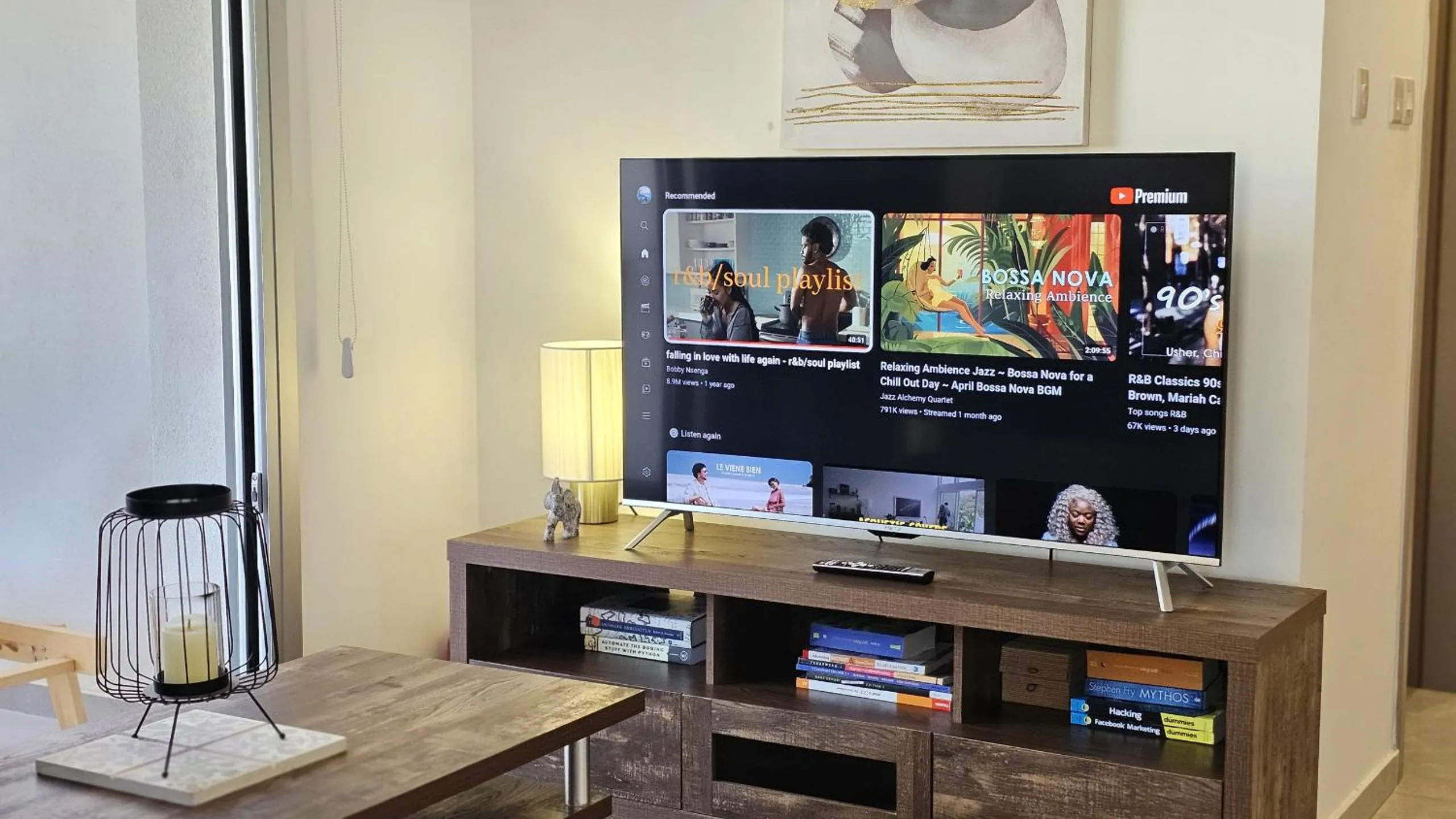Communal lounge/ TV room in STAY Digital Den Apartment