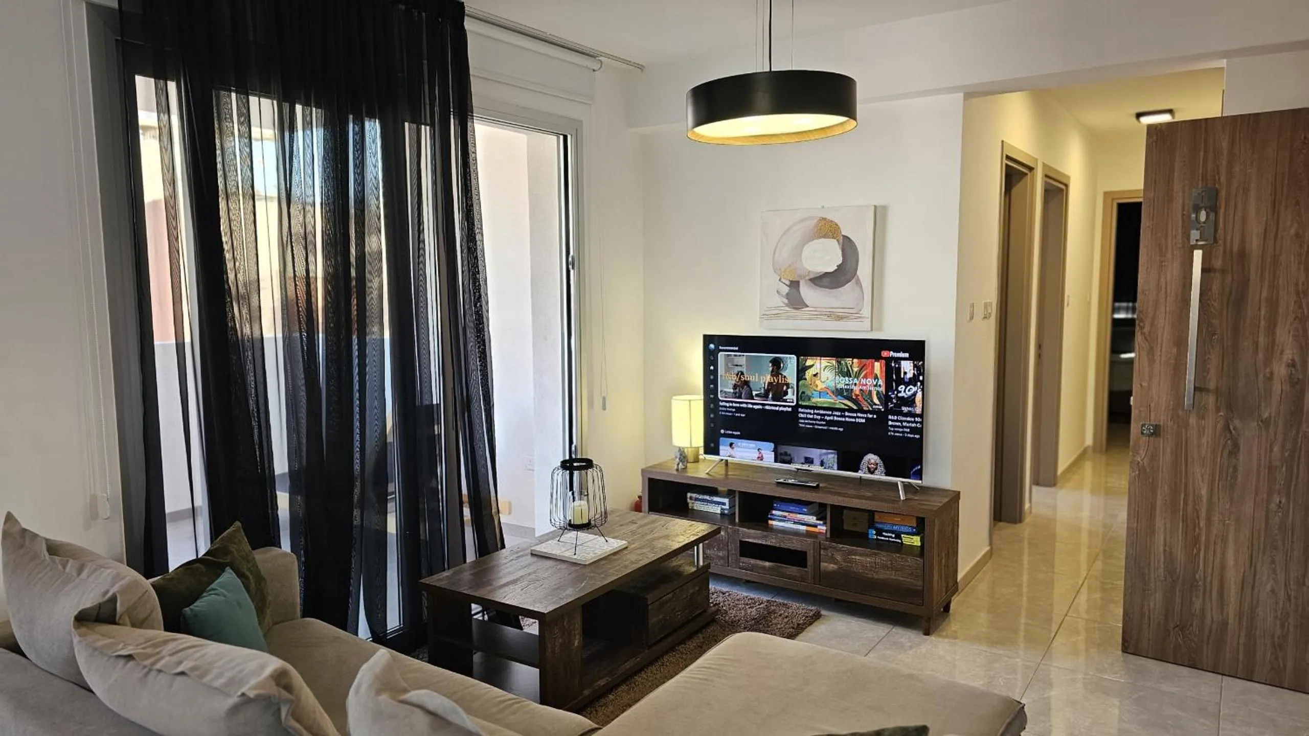 Communal lounge/ TV room in STAY Digital Den Apartment