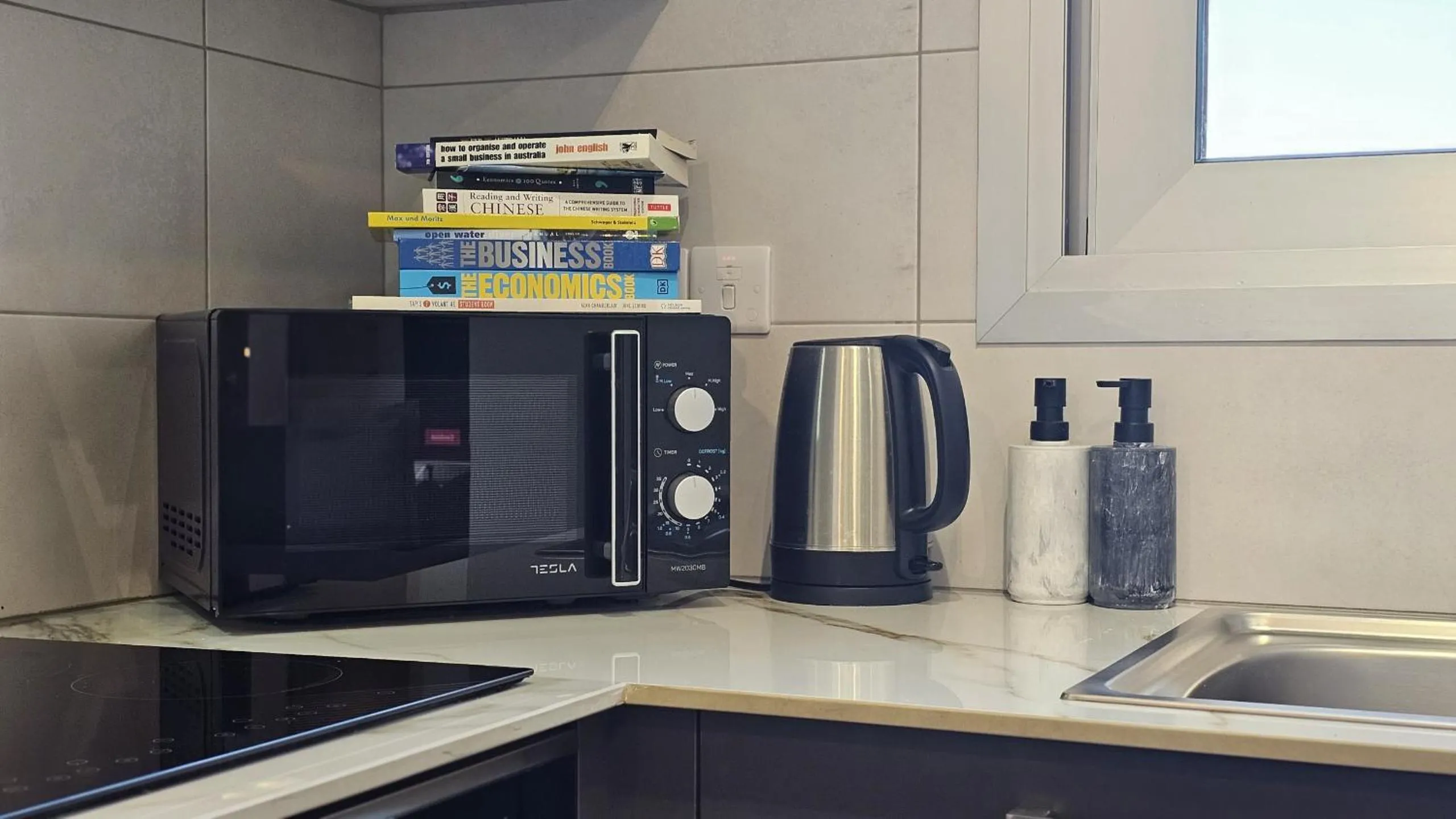 Kitchen or kitchenette in STAY Digital Den Apartment