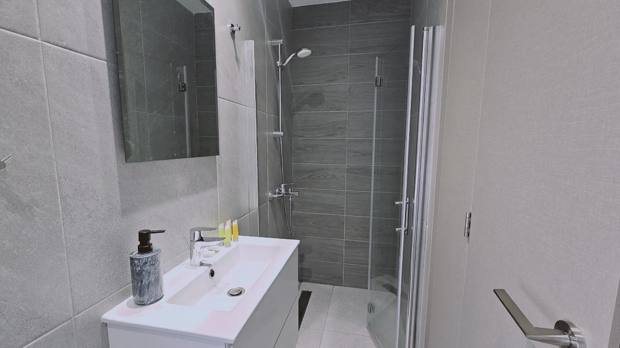 Bathroom in STAY Digital Den Apartment