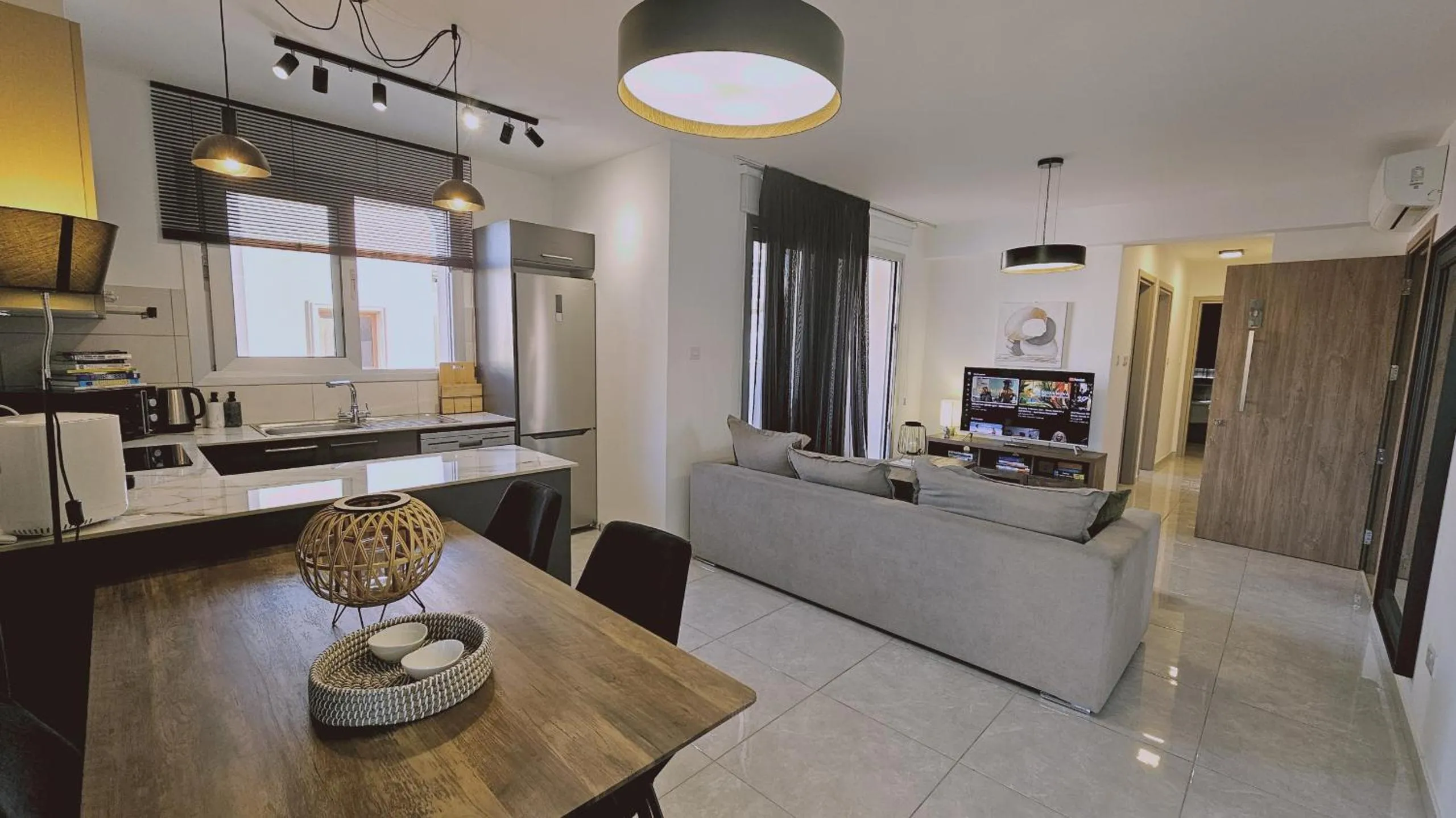 Kitchen or kitchenette in STAY Digital Den Apartment