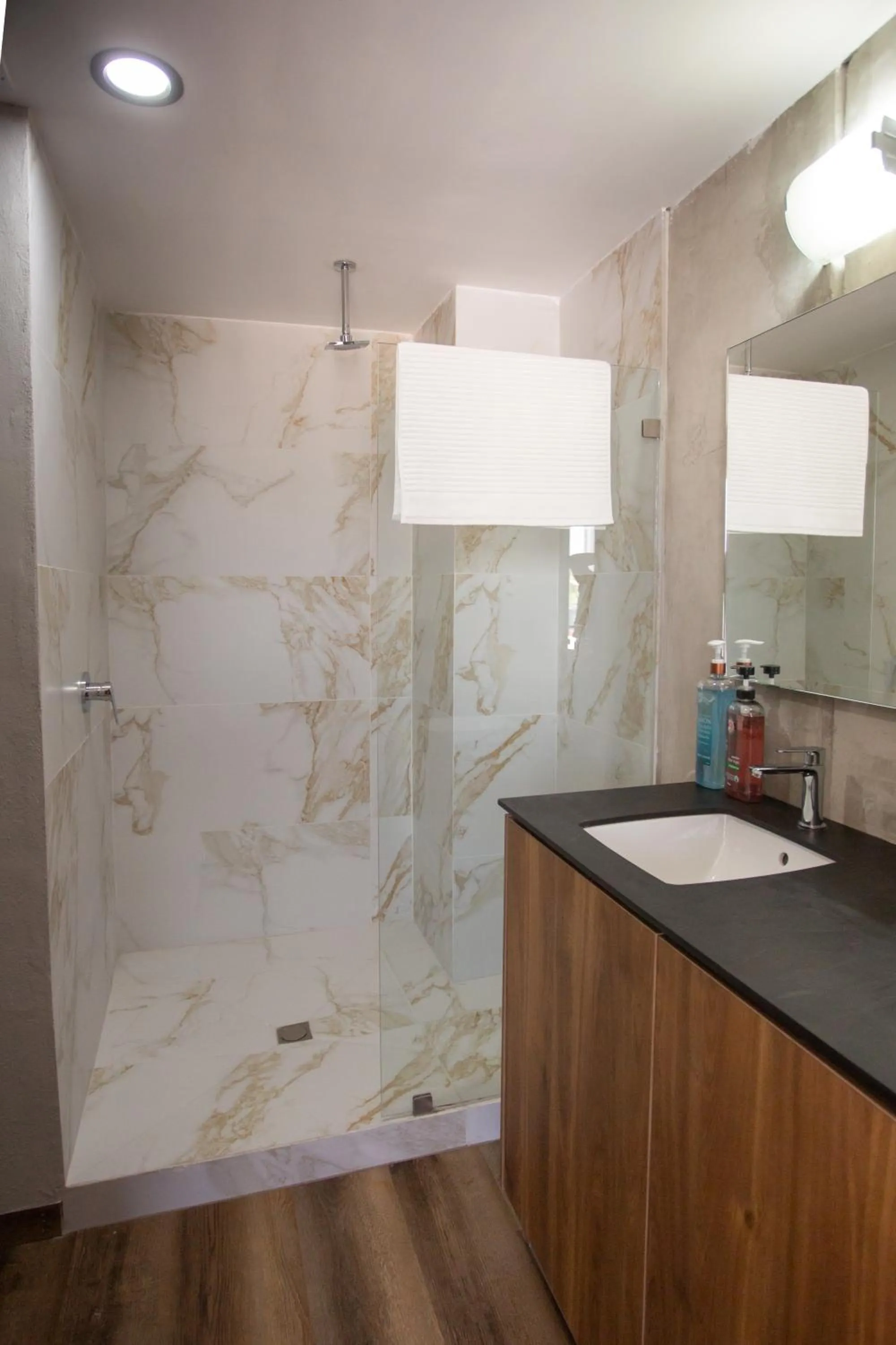 Suites del Carmen Consulado