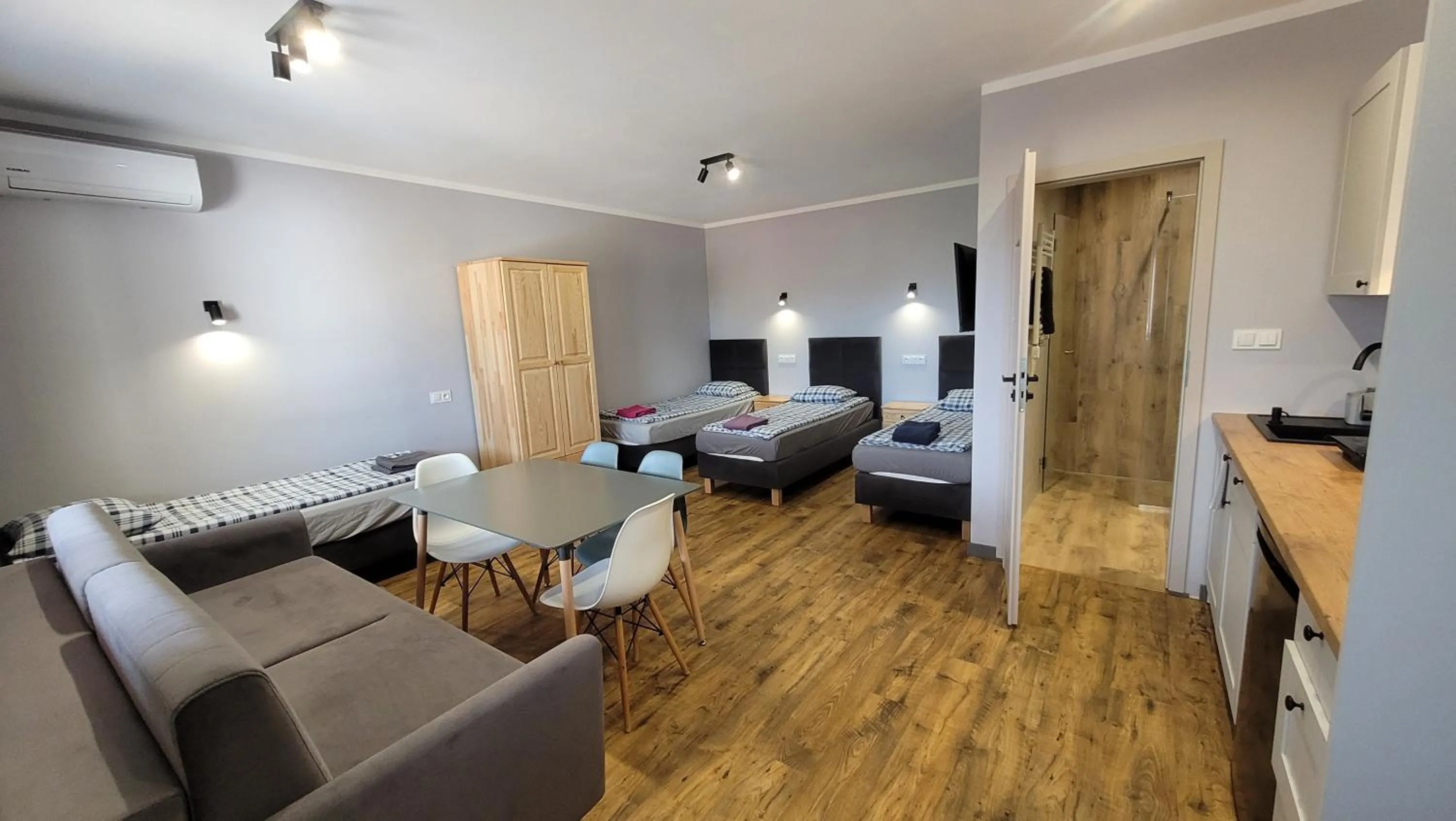 Wrzosowe Wzgórze 5 - Studia i Apartamenty