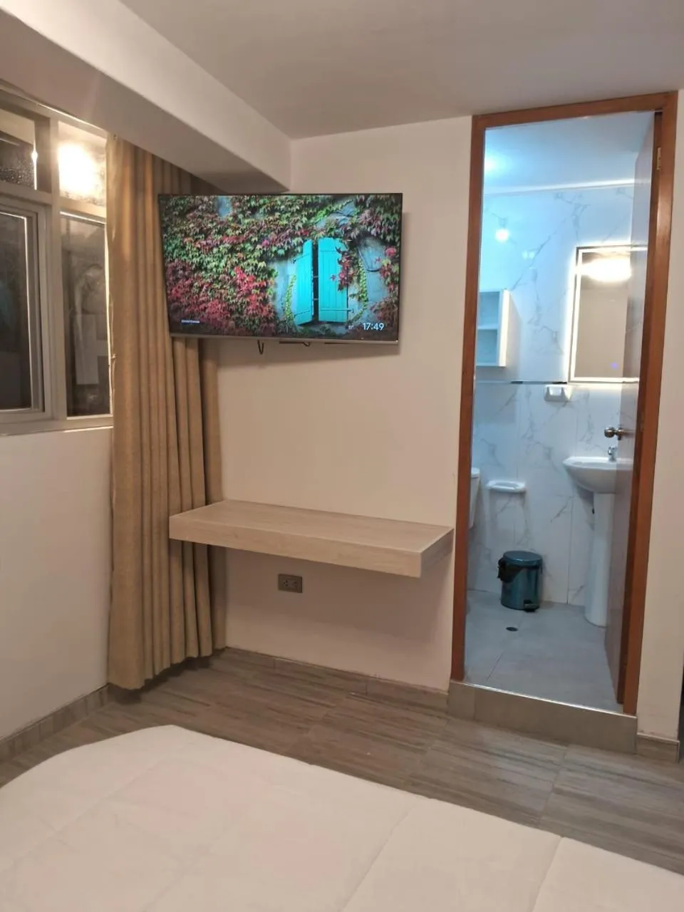 Bathroom, Bed in Hotel El Virrey Suite