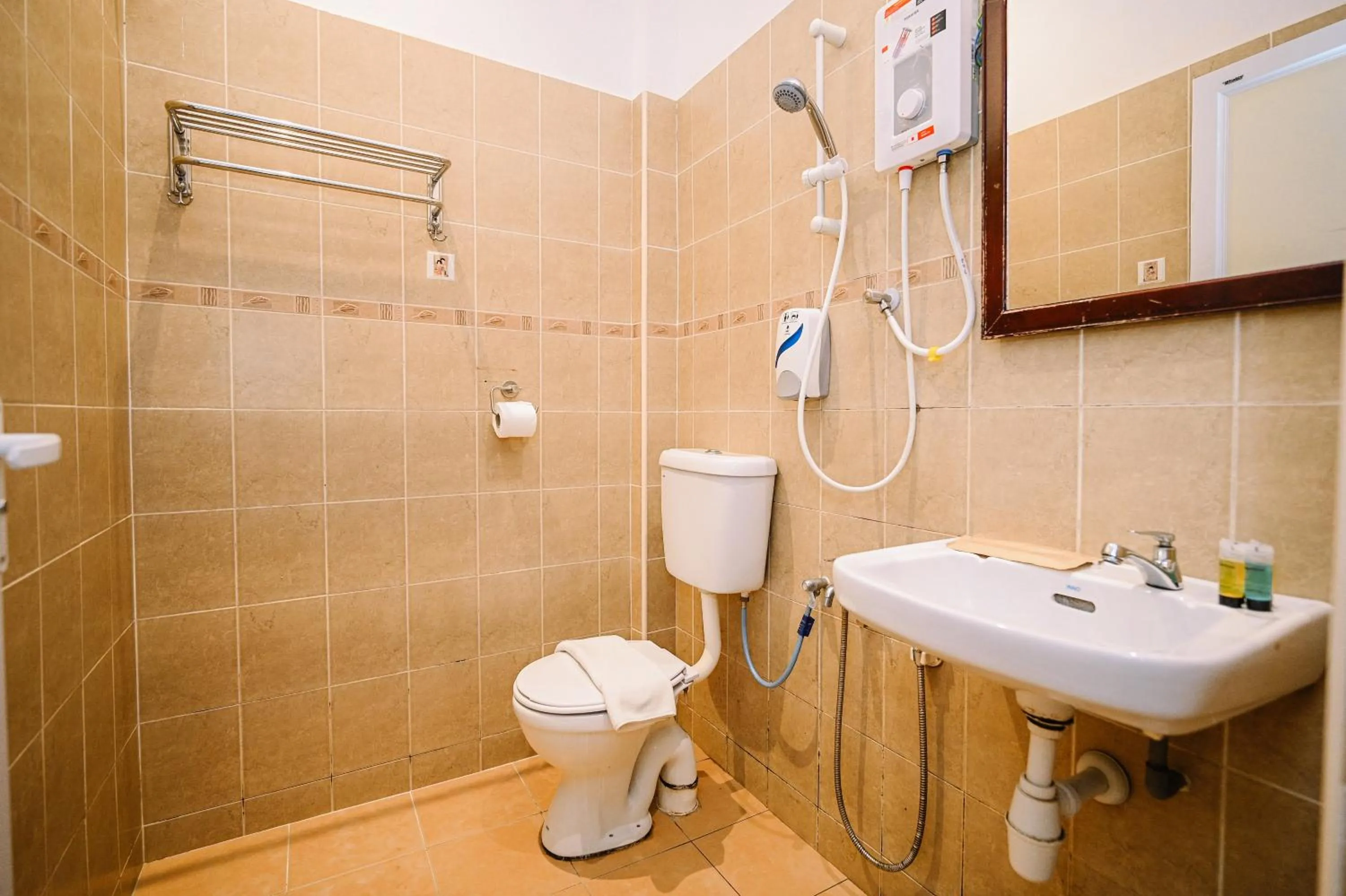 Shower in Swing & Pillows - Jonker Street Malacca