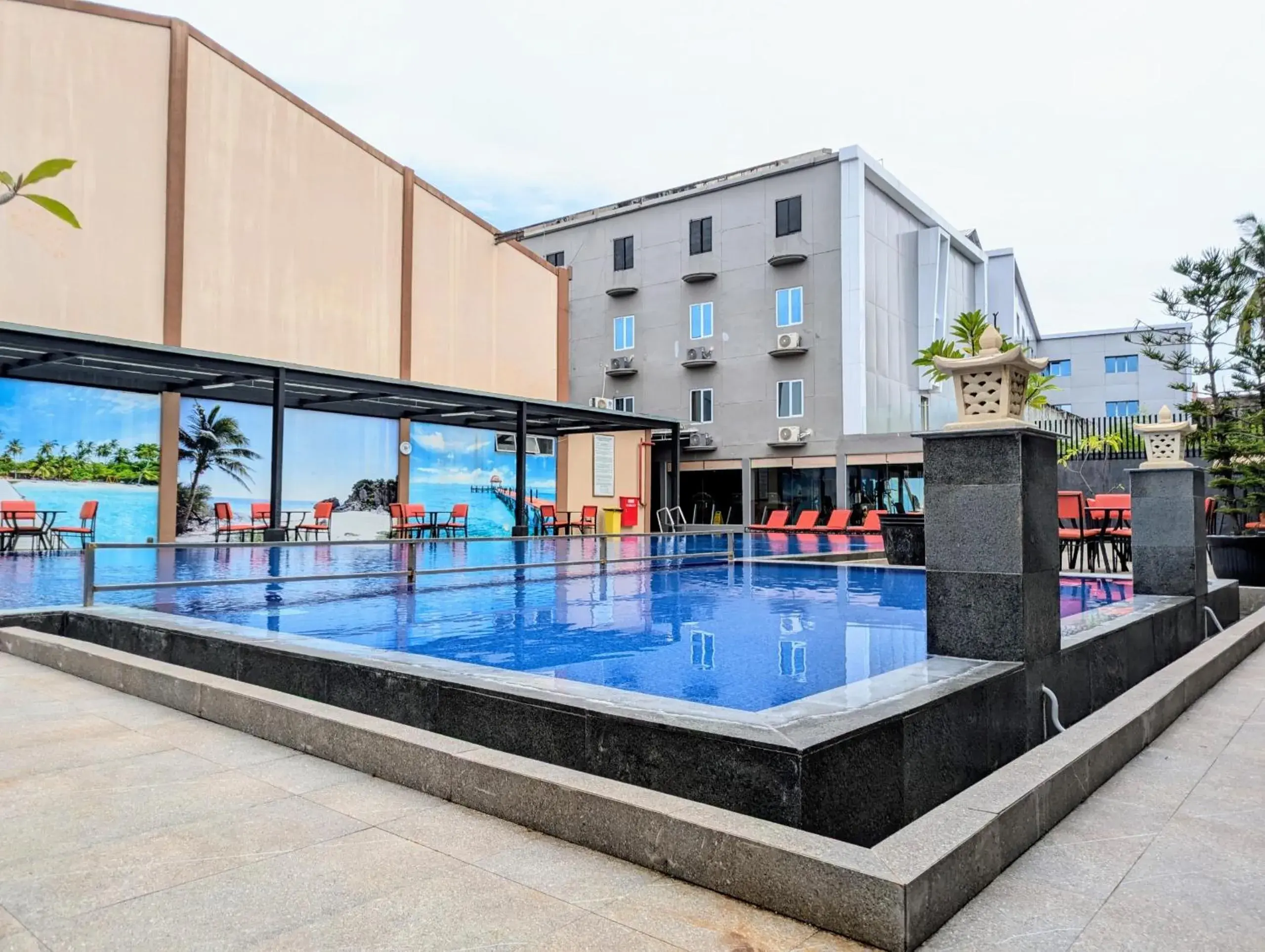 Swimming pool in MAXONE Dumai Swimming pool in MAXONE Dumai