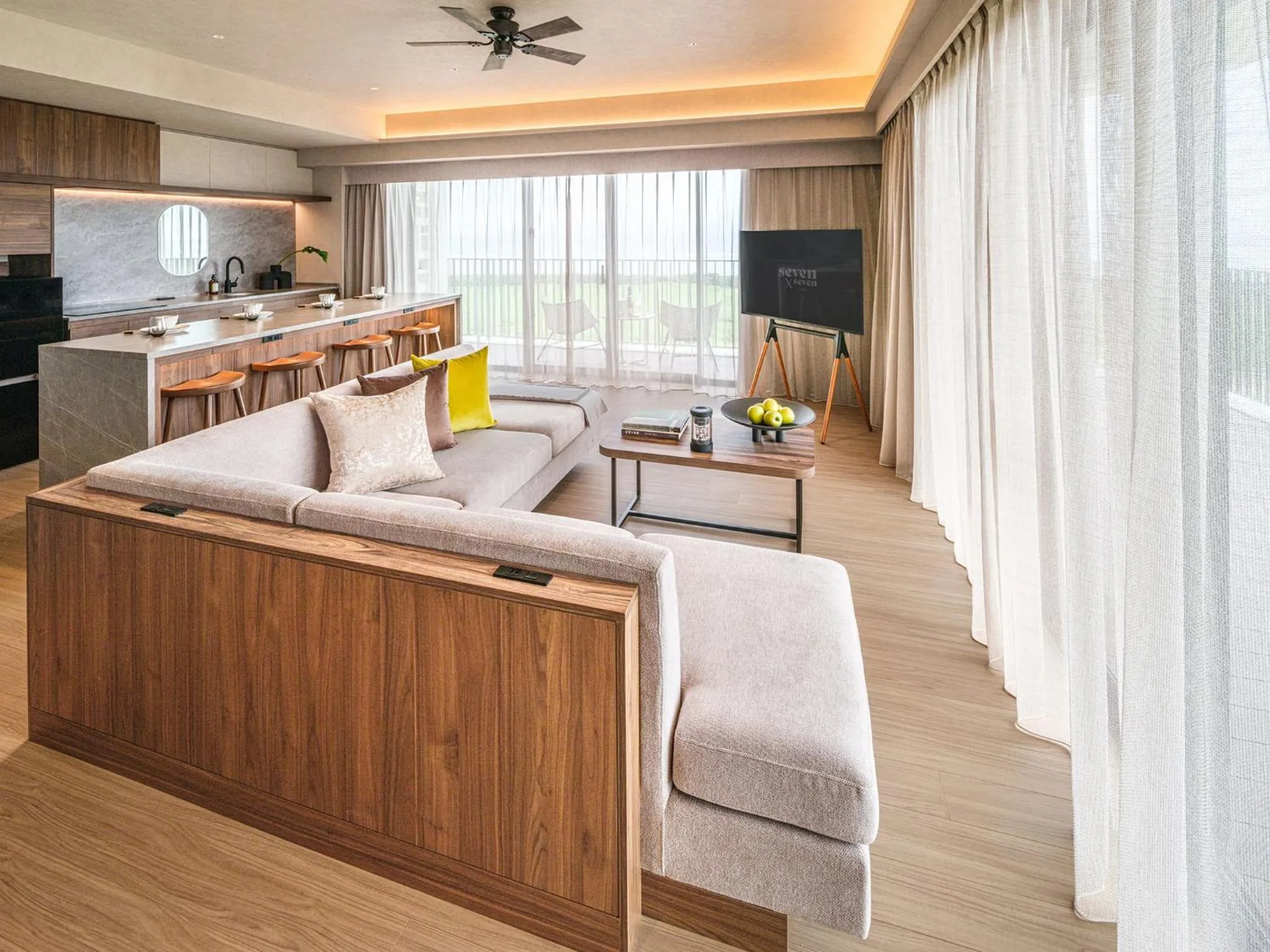 Photo of the whole room in seven x seven ISHIGAKI