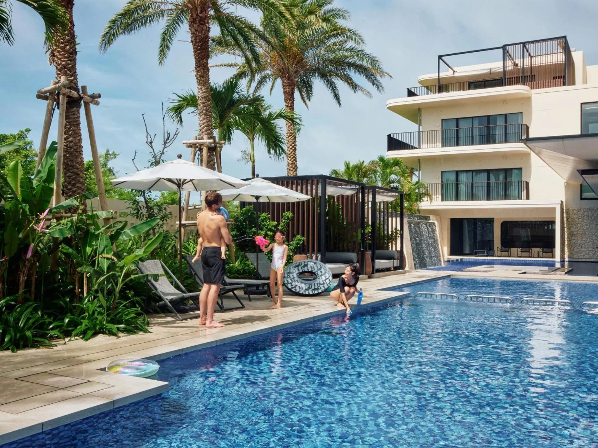 People in seven x seven ISHIGAKI