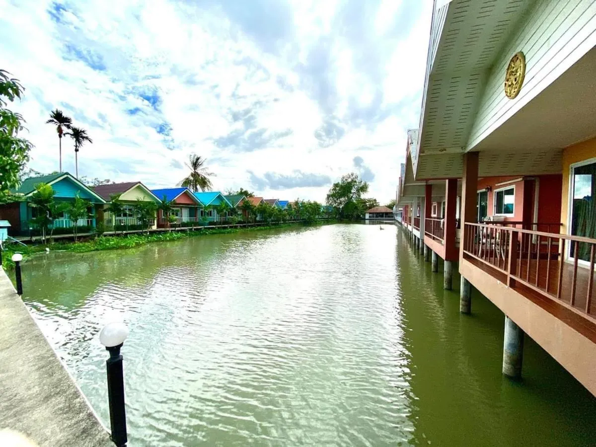 Baan Chay Namm Resort