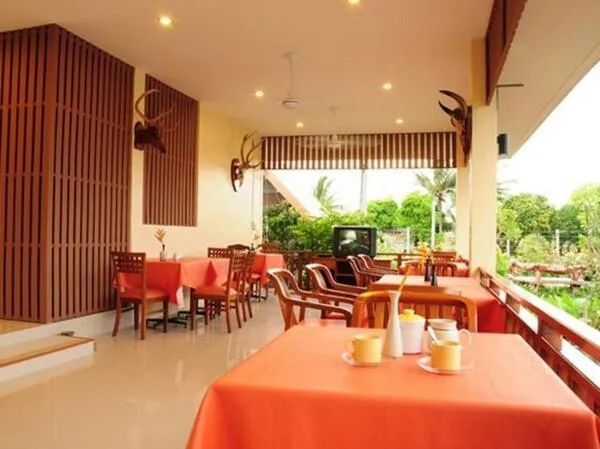 Restaurant/places to eat in Baan Chay Namm Resort