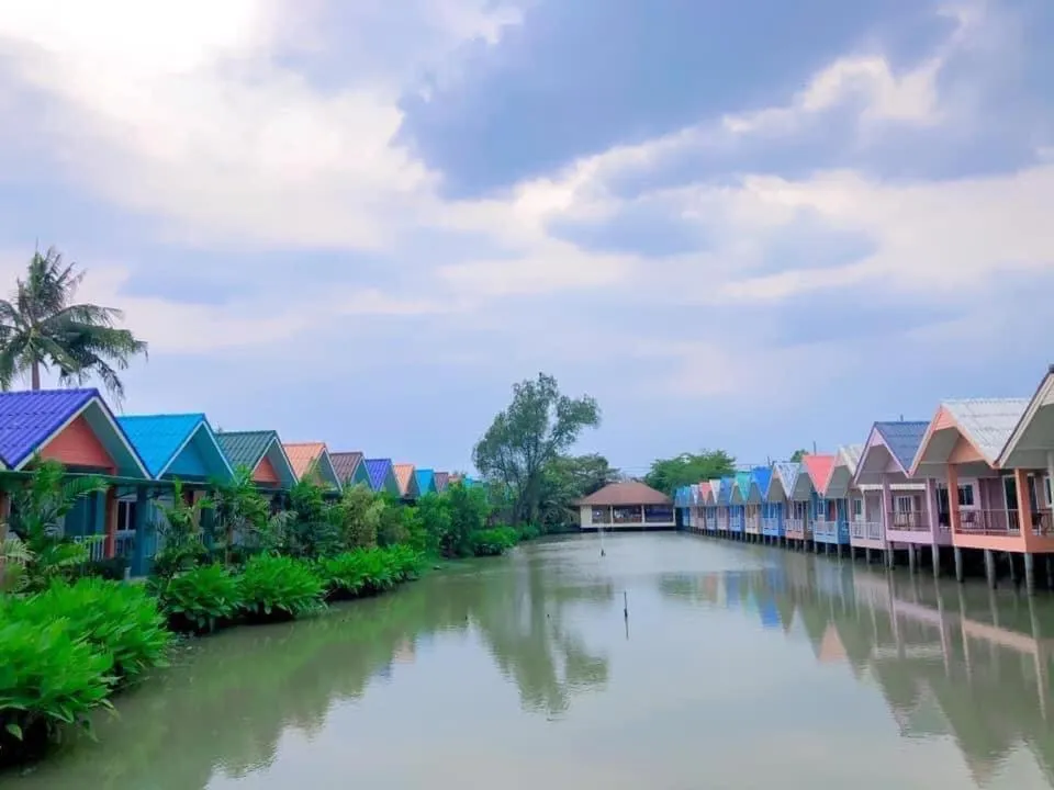 Baan Chay Namm Resort