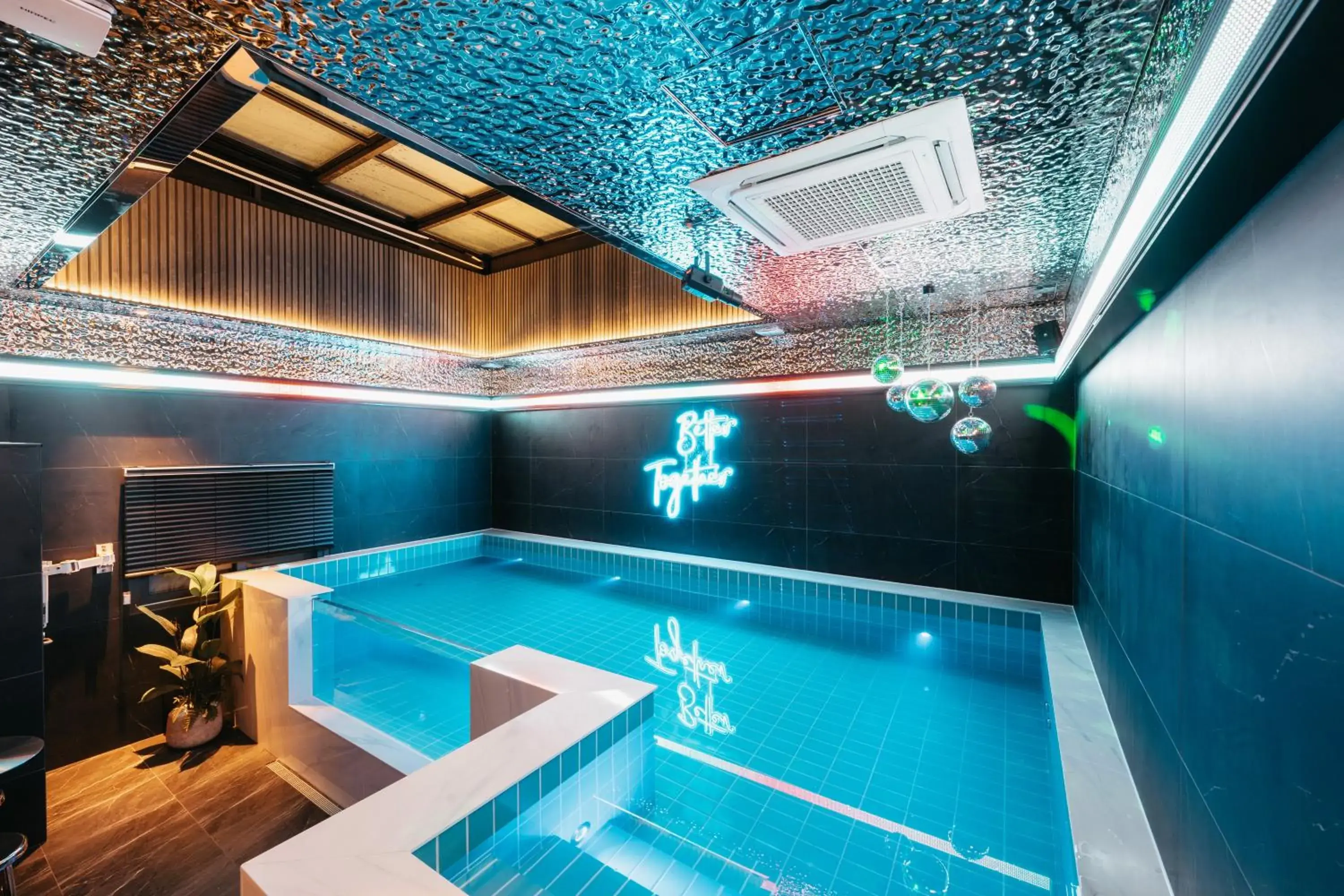 Swimming pool in Cozy Tree Hotel Seomyeon Swimming pool in Cozy Tree Hotel Seomyeon