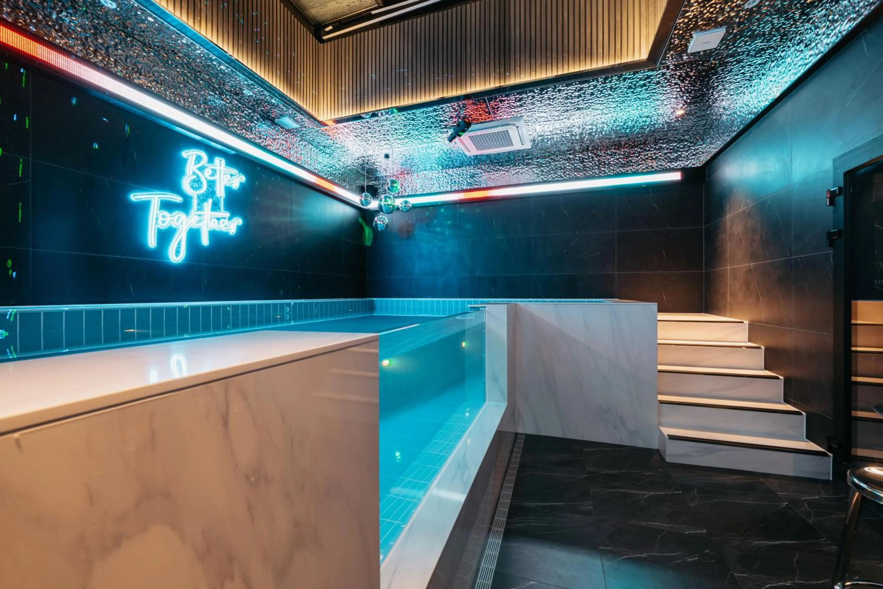 Swimming pool in Cozy Tree Hotel Seomyeon