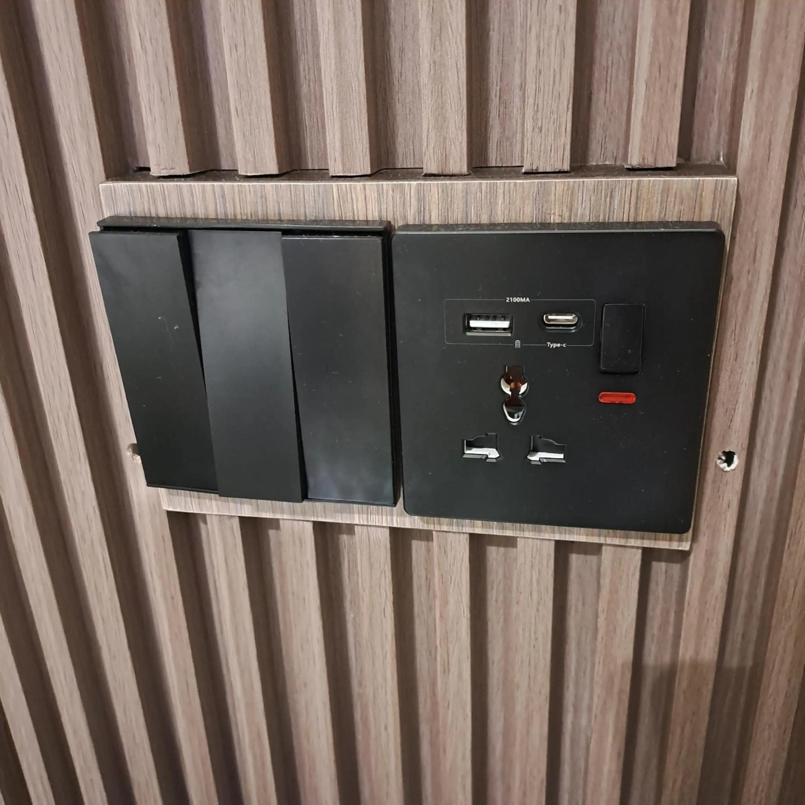 Urban Inn, Myra Meranti