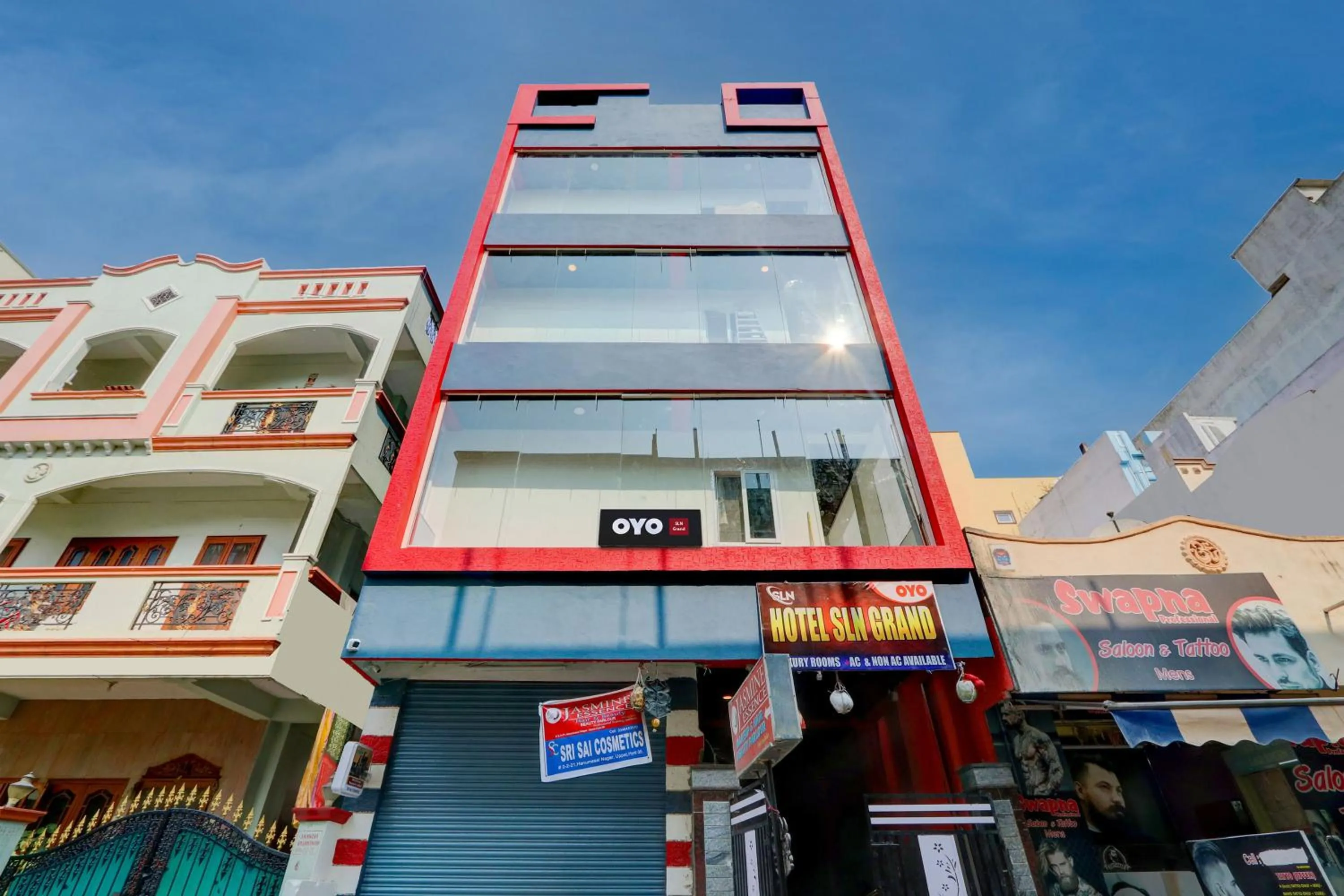 Facade/entrance in Hotel O S L N Grand