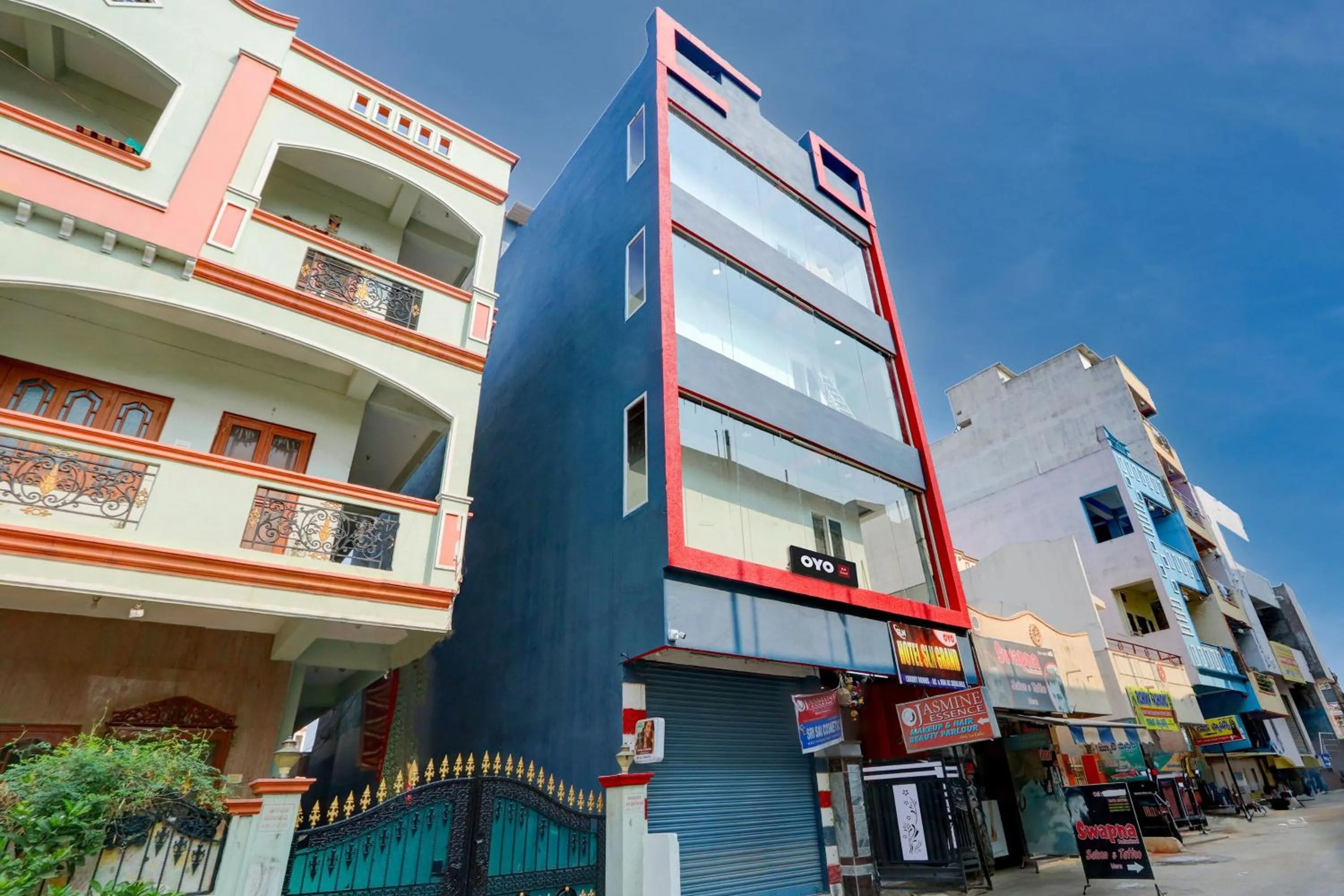 Facade/entrance in Hotel O S L N Grand