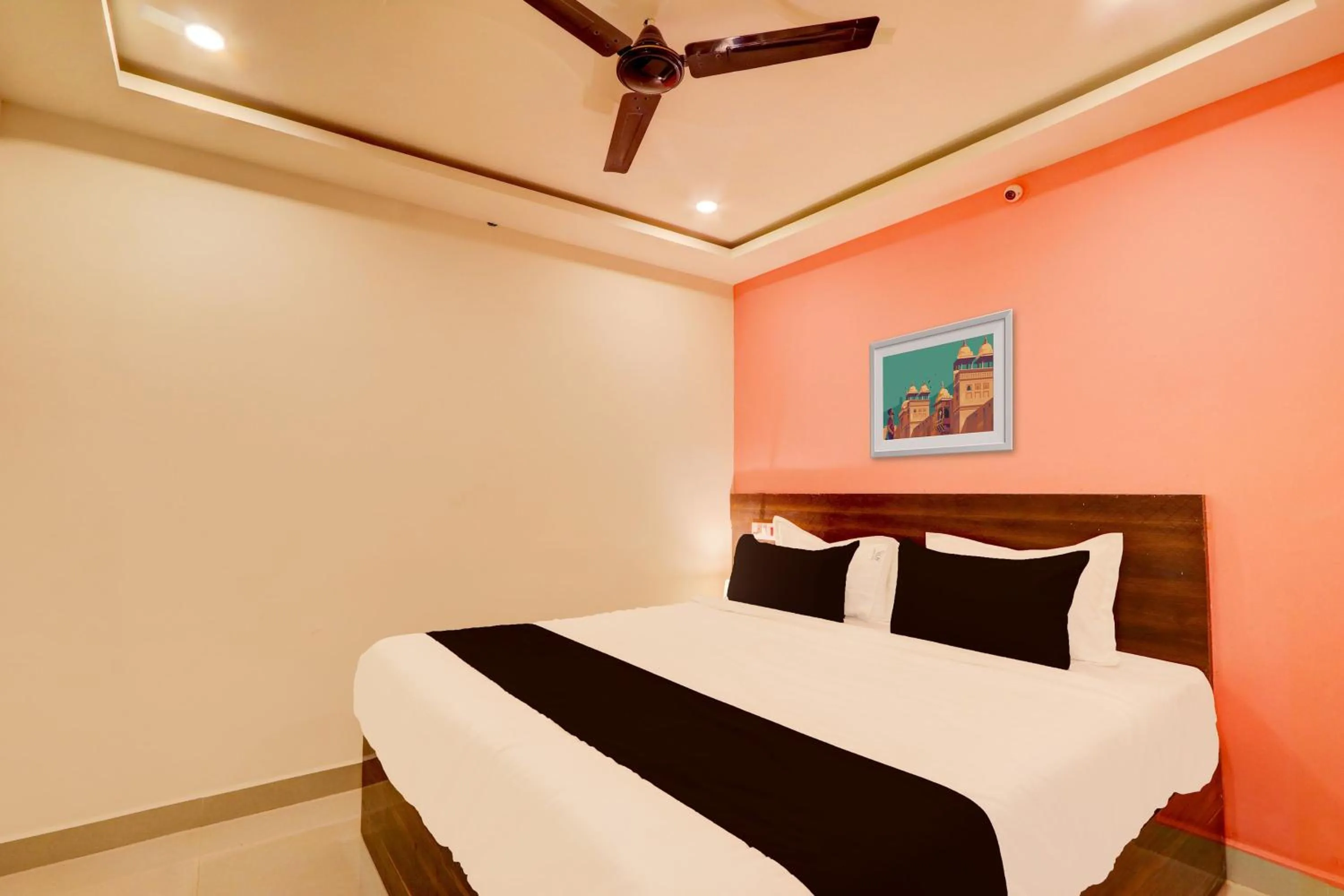 Bedroom, Bed in Hotel O S L N Grand