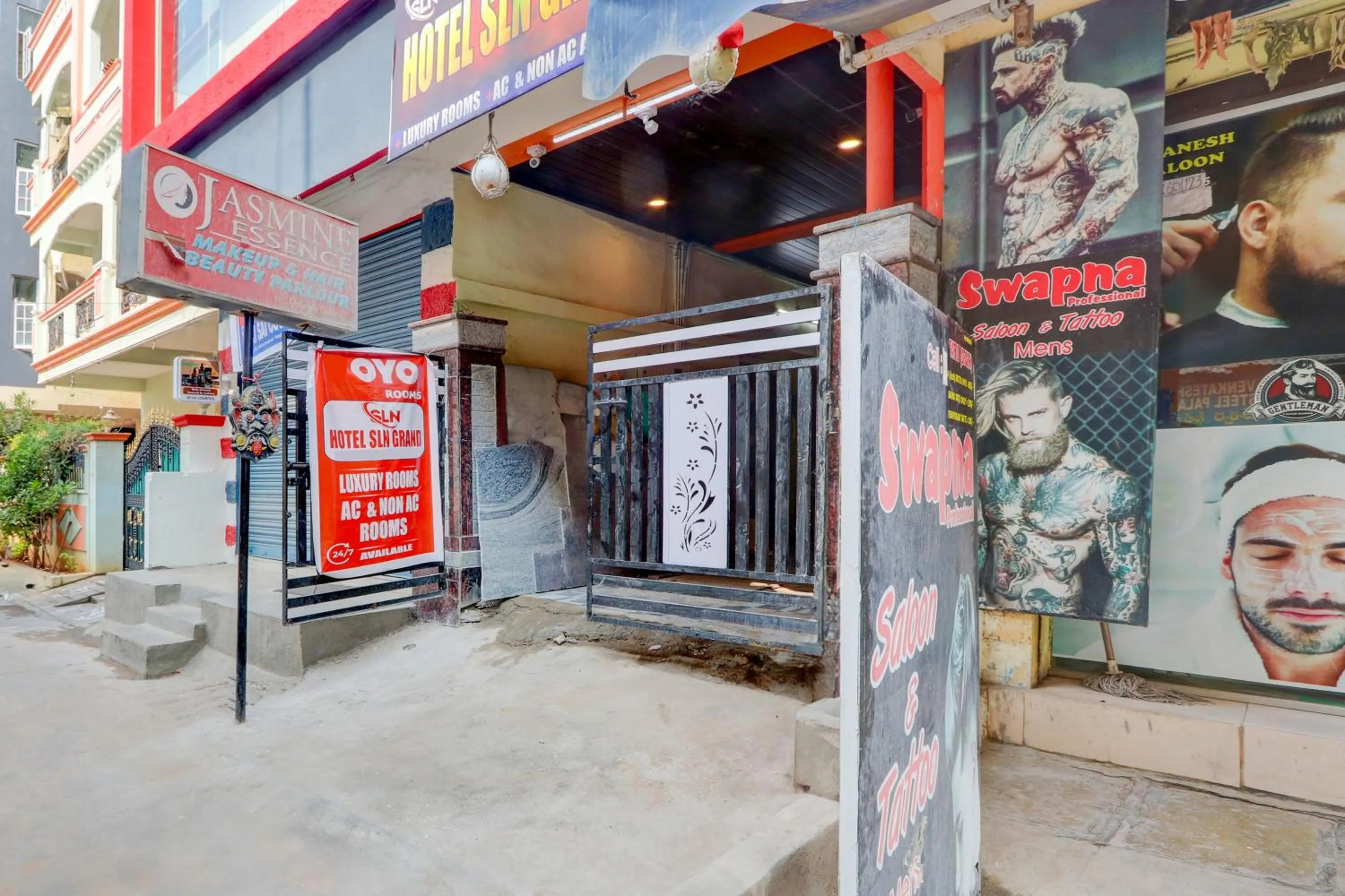 Facade/entrance in Hotel O S L N Grand