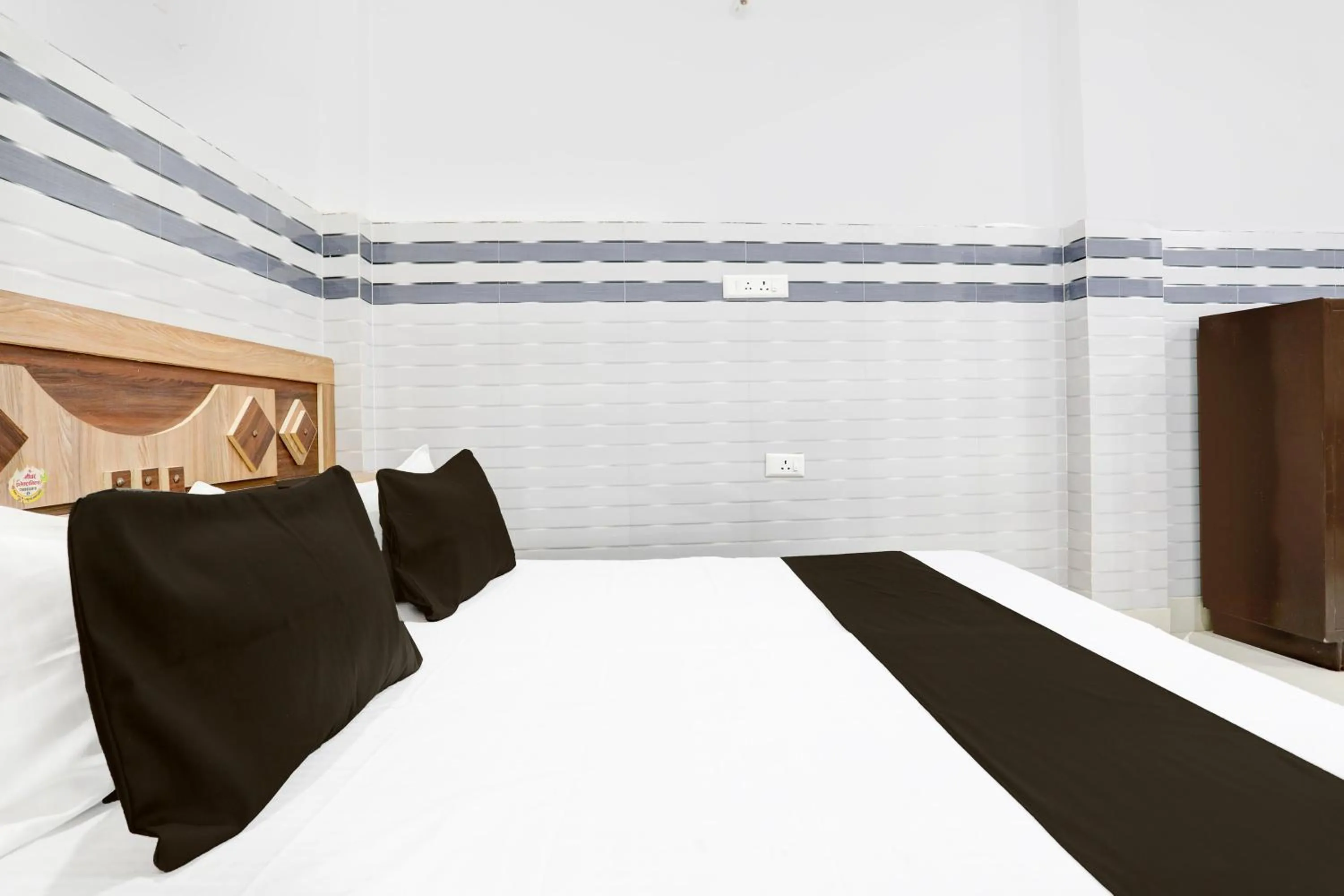 Bedroom, Bed in Hotel O THE HIGHWAY HOTEL