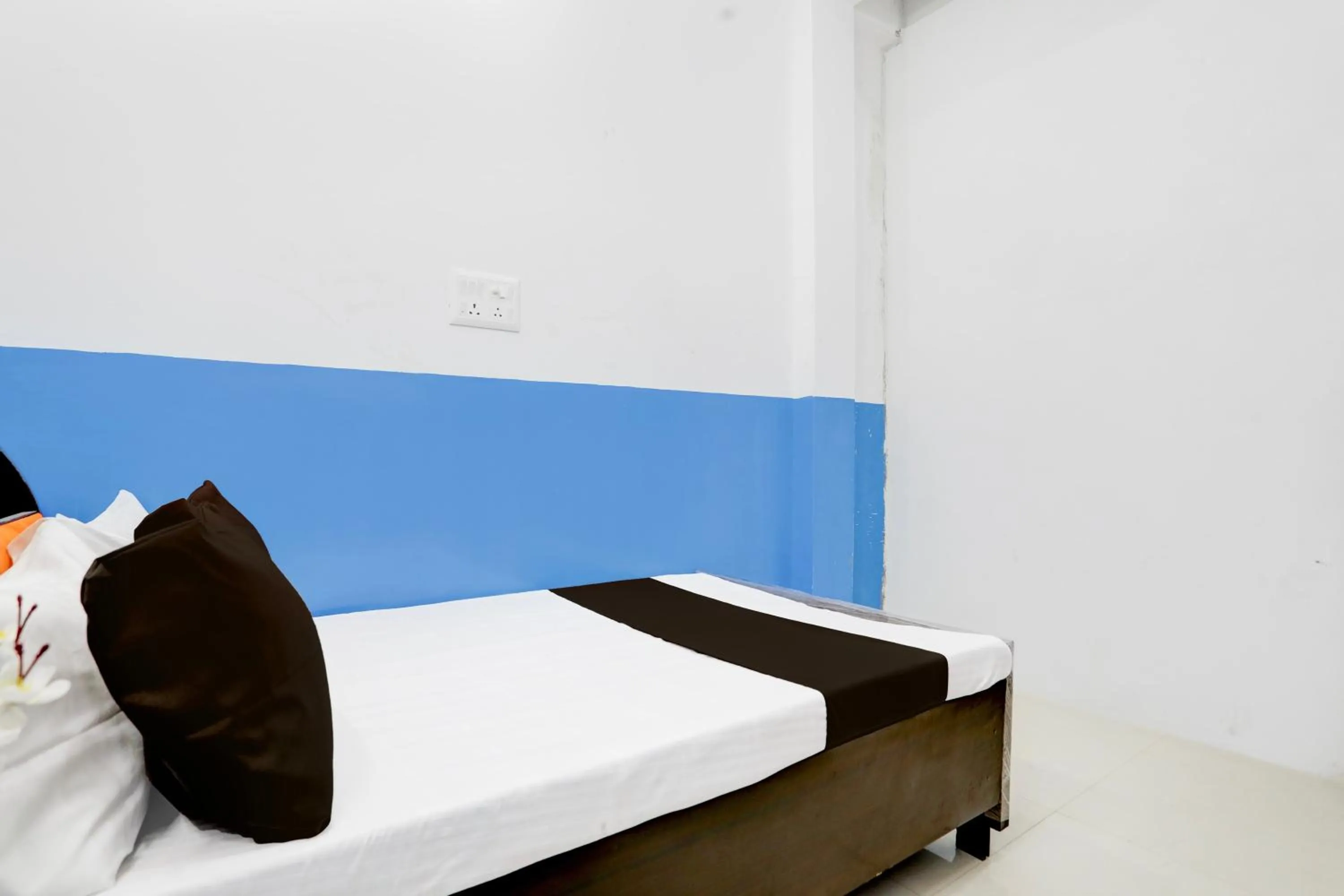 Bedroom, Bed in Hotel O THE HIGHWAY HOTEL