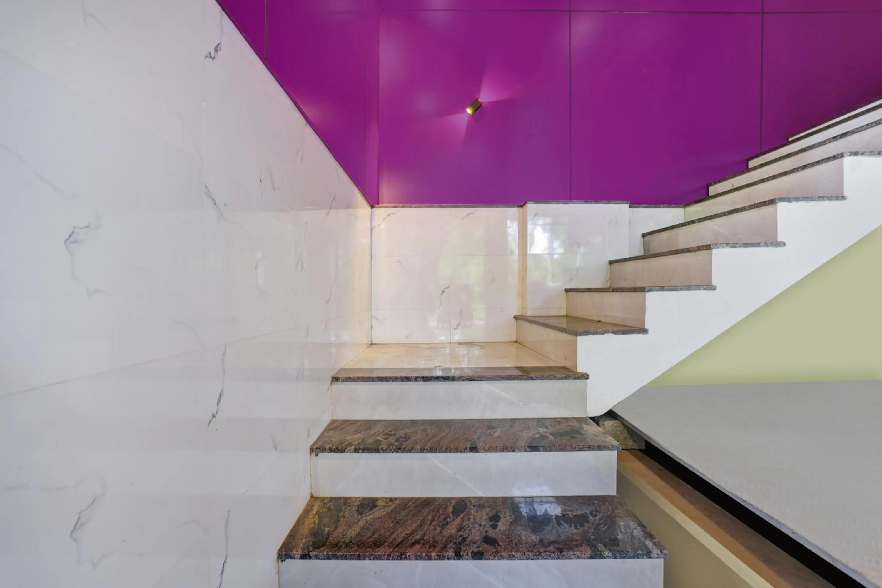 Lobby or reception in Hotel O PULARI BACKWATER & ROOMS